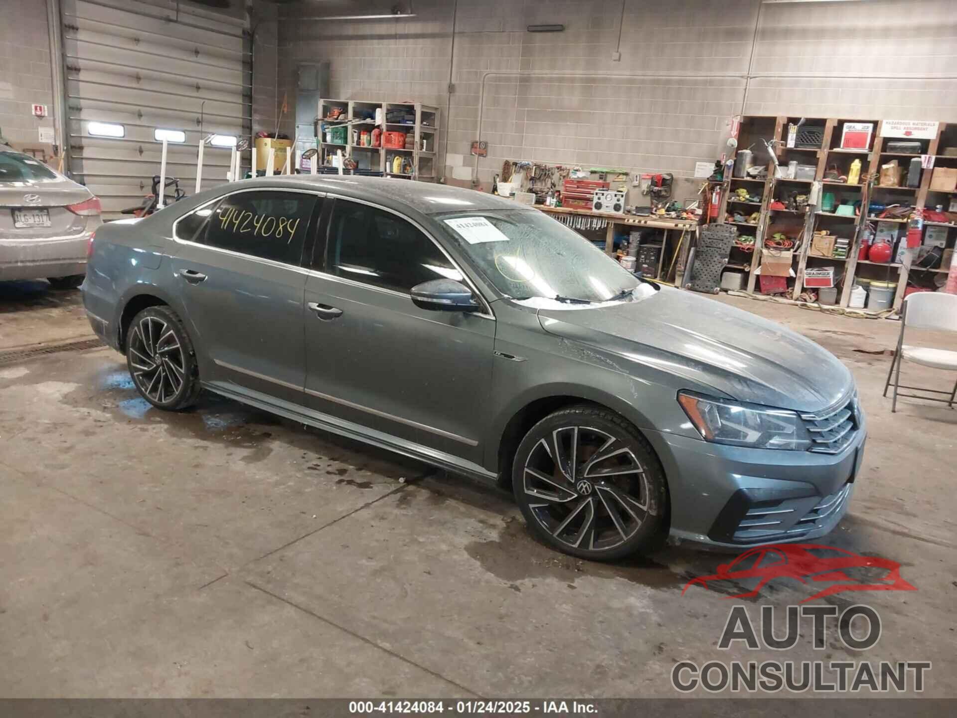 VOLKSWAGEN PASSAT 2017 - 1VWDT7A39HC043642