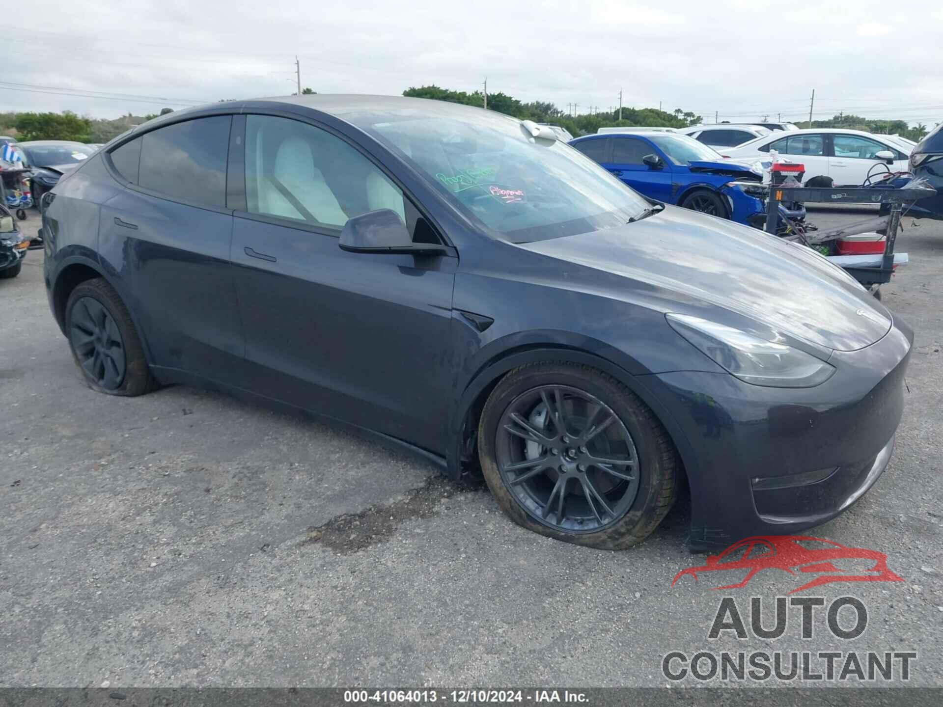 TESLA MODEL Y 2024 - 7SAYGDEE9RA325206