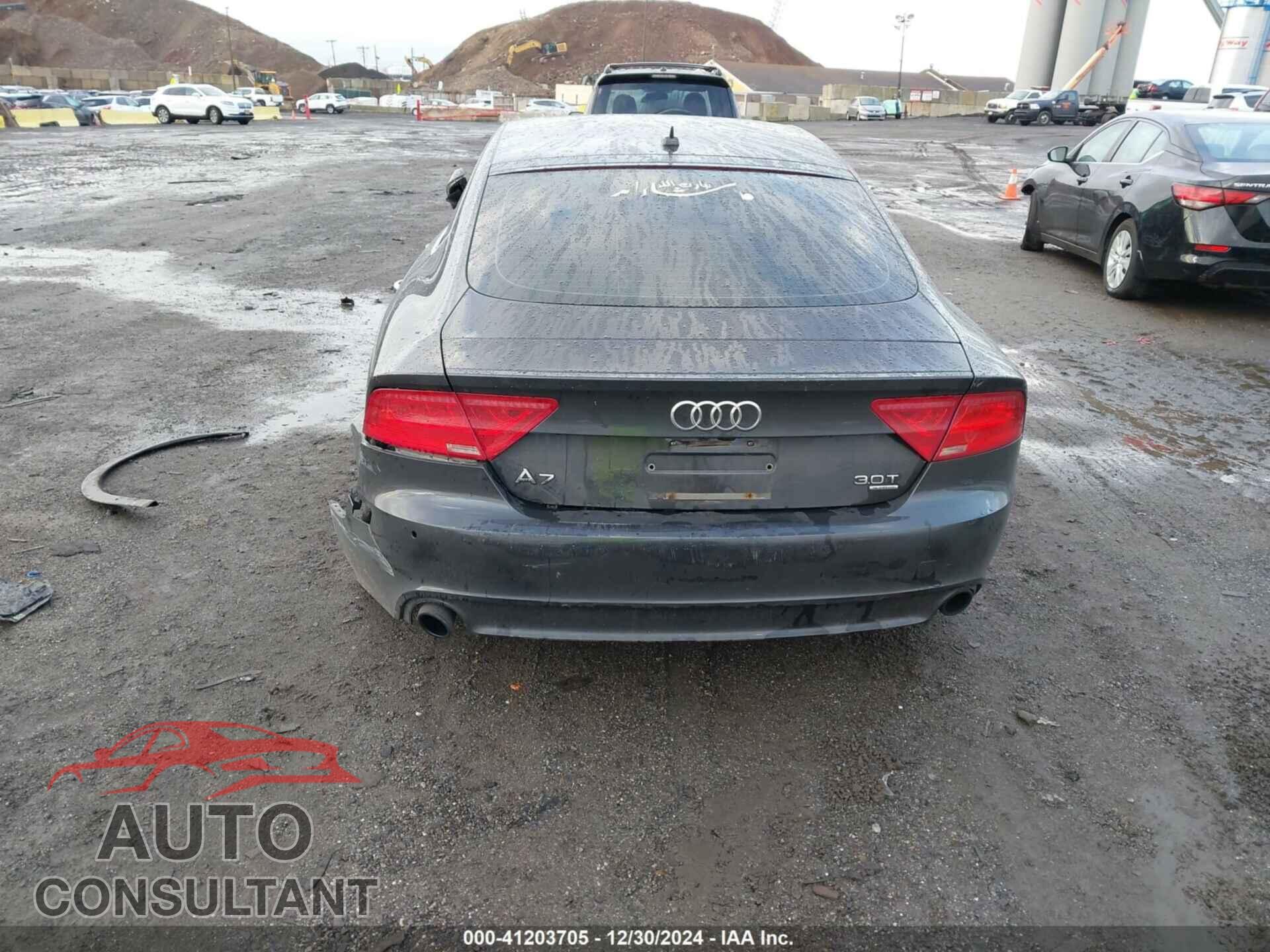 AUDI A7 2013 - WAUYGAFC0DN036184