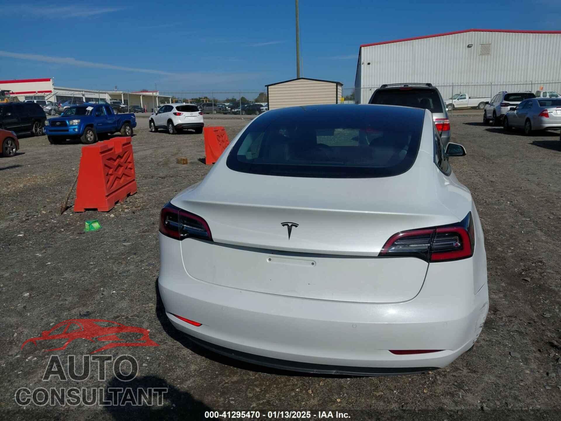 TESLA MODEL 3 2021 - 5YJ3E1EA1MF994803