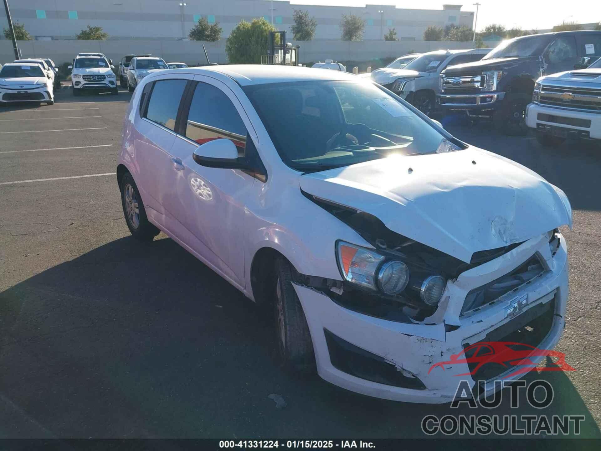 CHEVROLET SONIC 2015 - 1G1JC6SH5F4192995