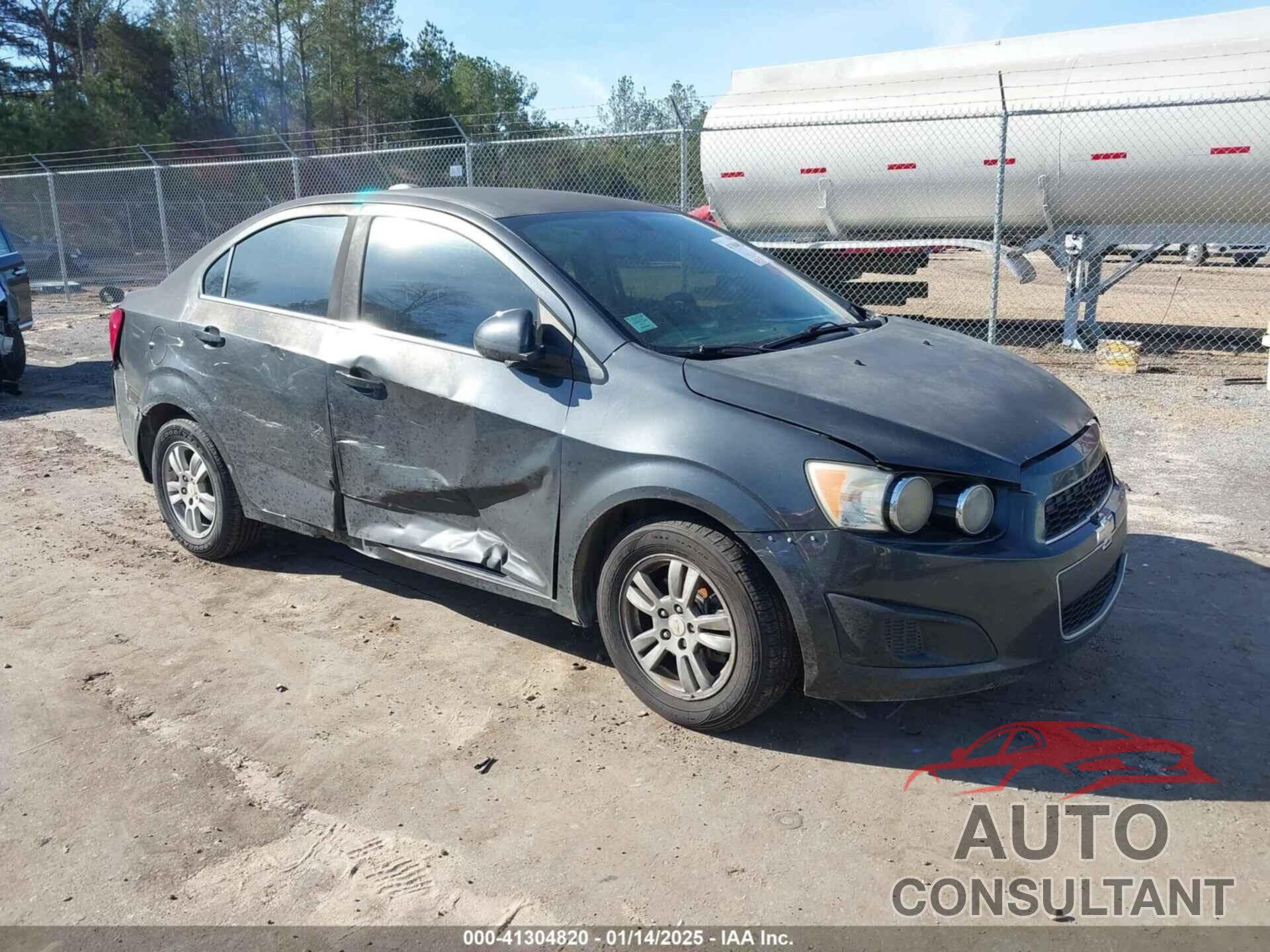 CHEVROLET SONIC 2015 - 1G1JC5SH9F4181900