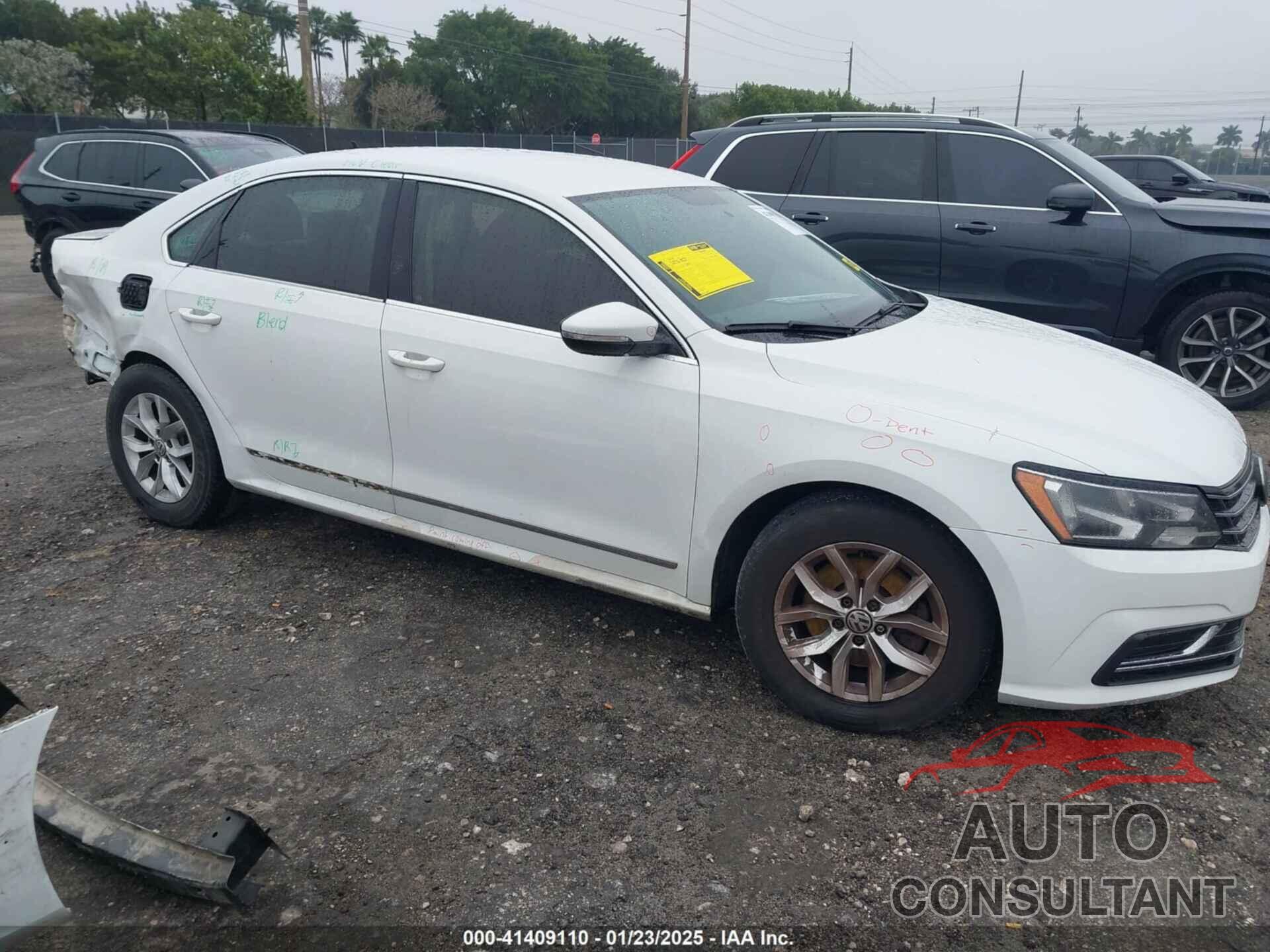 VOLKSWAGEN PASSAT 2017 - 1VWAT7A30HC031821