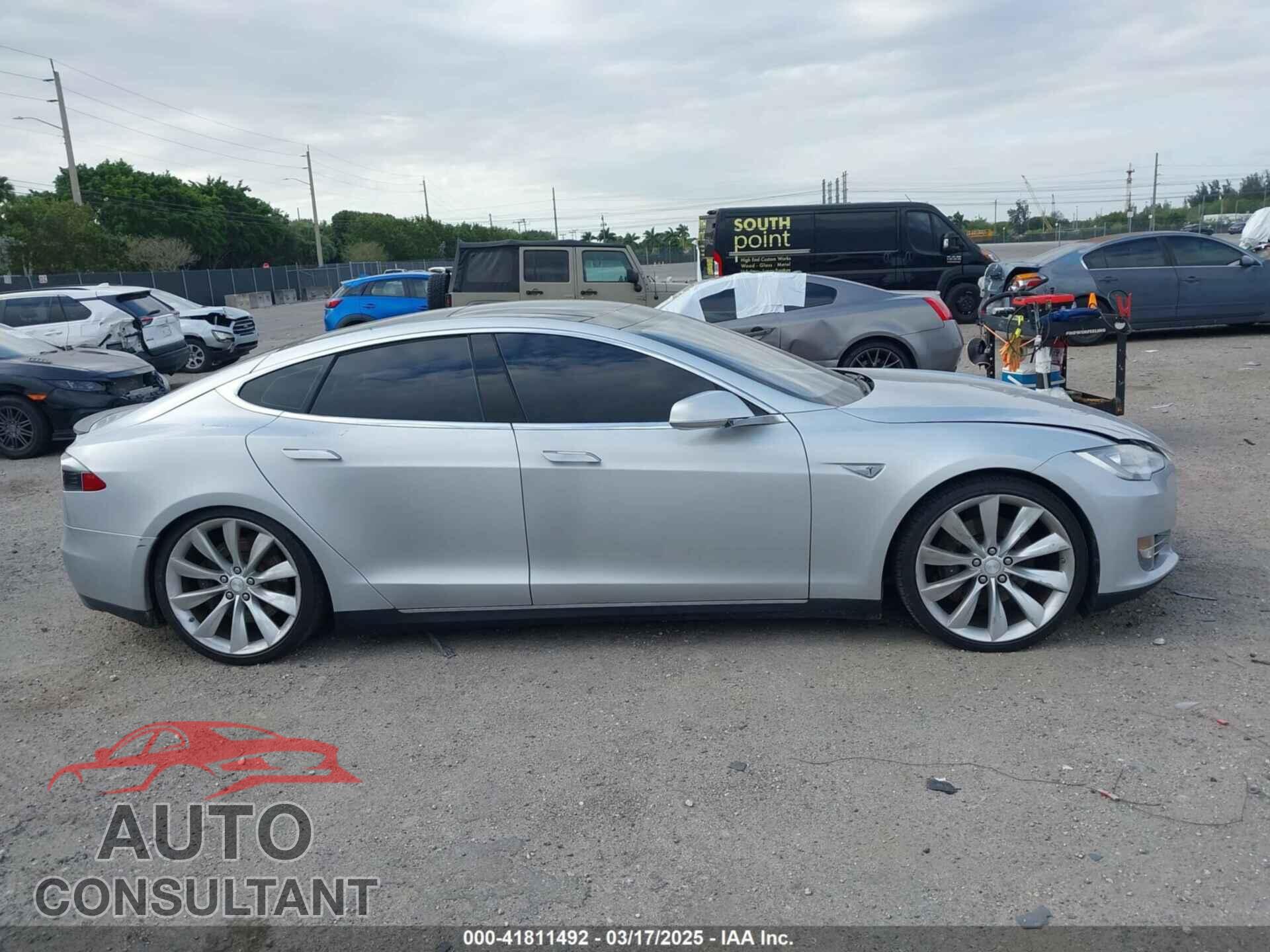 TESLA MODEL S 2013 - 5YJSA1CP2DFP06270