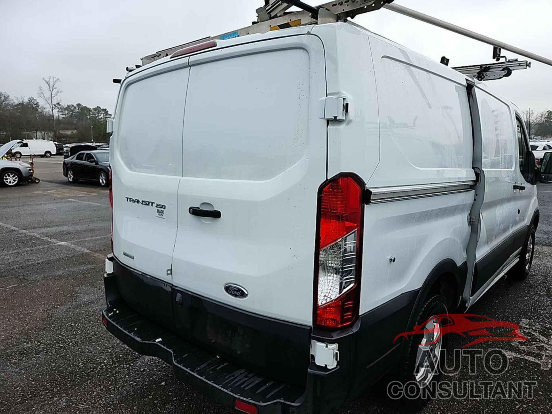 FORD TRANSIT 2019 - 1FTYR1YG3KKA40791
