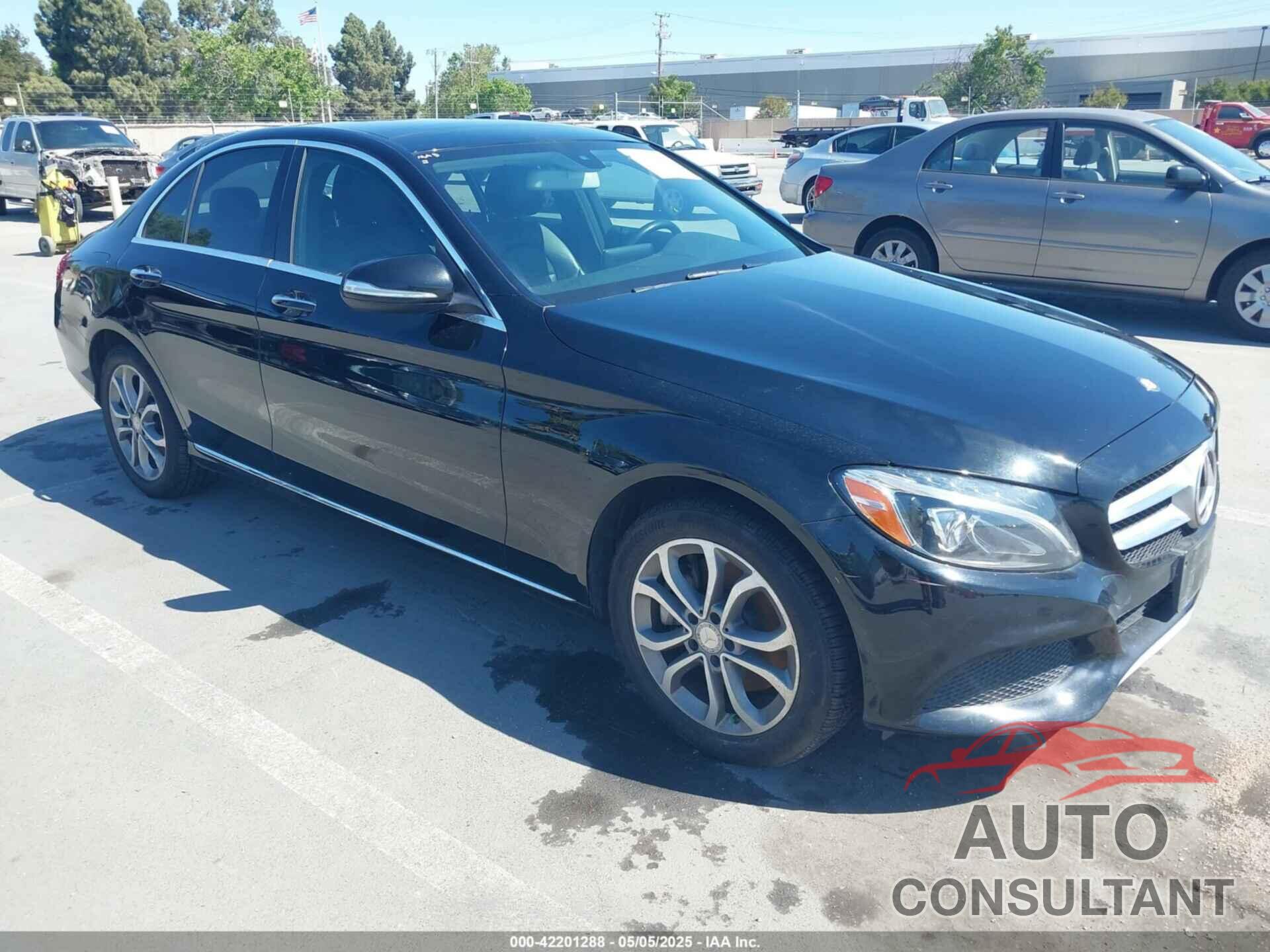 MERCEDES-BENZ C 300 2015 - 55SWF4KB2FU047571