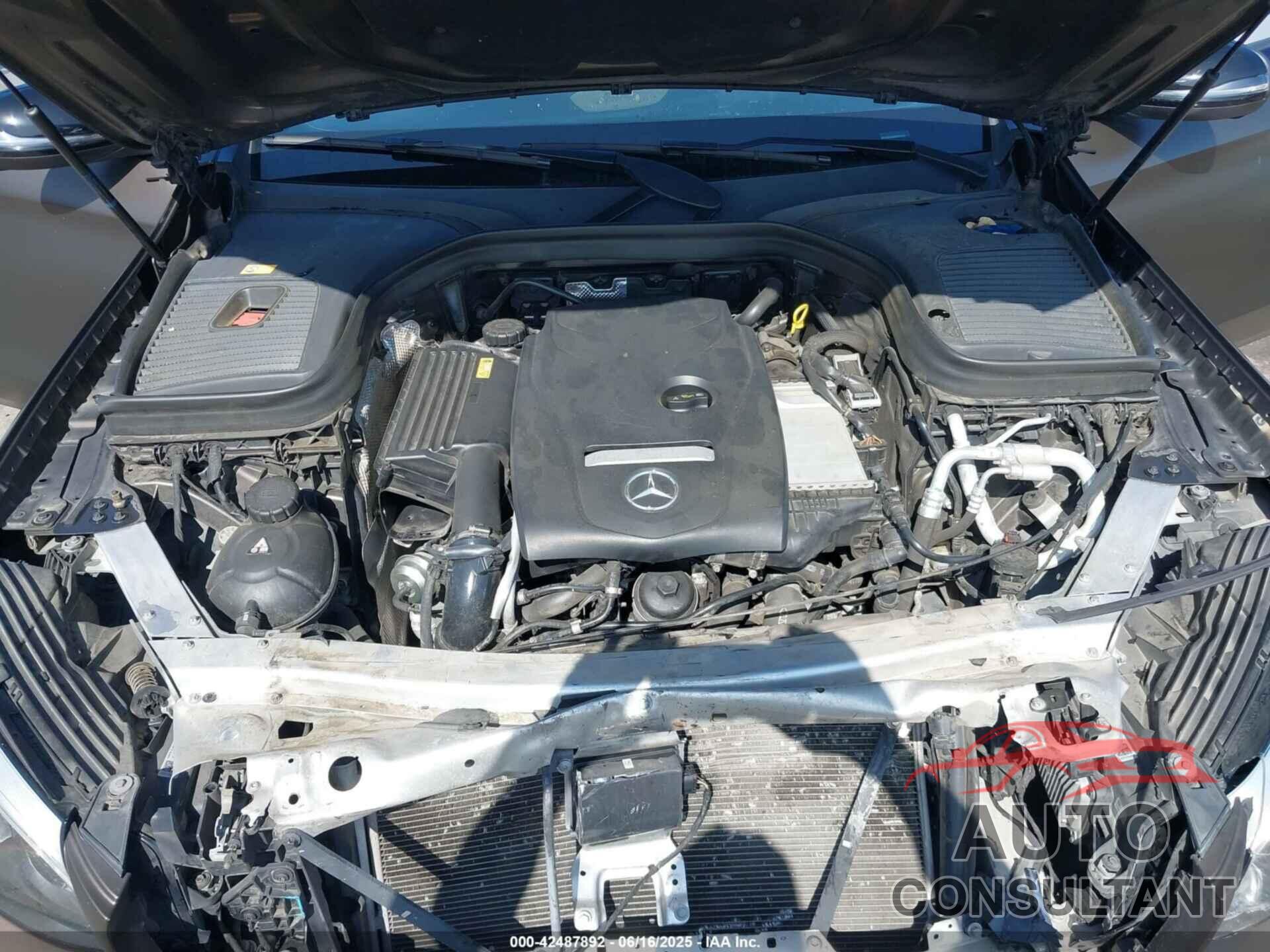 MERCEDES-BENZ GLC 300 2016 - WDC0G4KB8GF002520