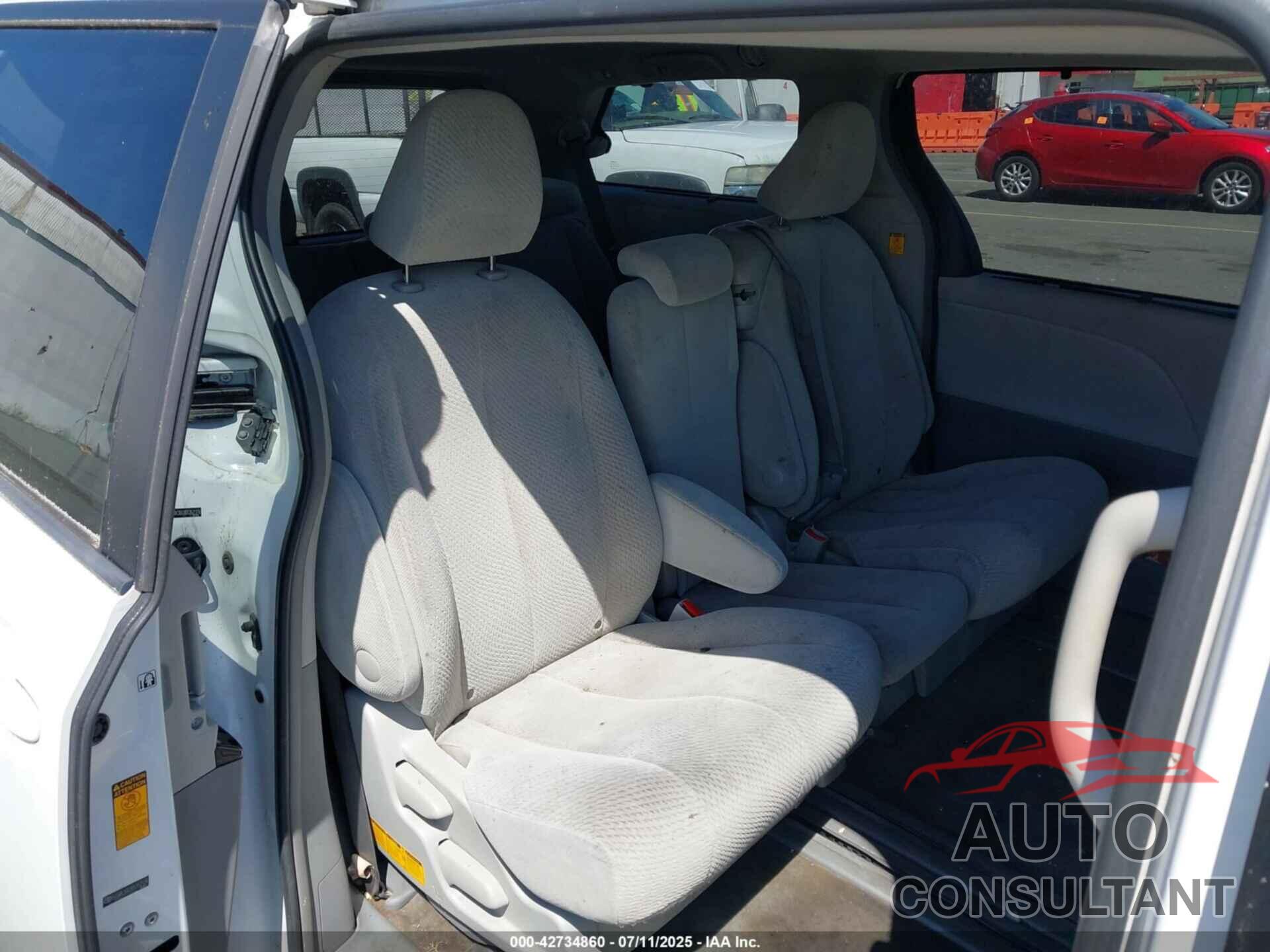 TOYOTA SIENNA 2013 - 5TDKK3DC0DS352376