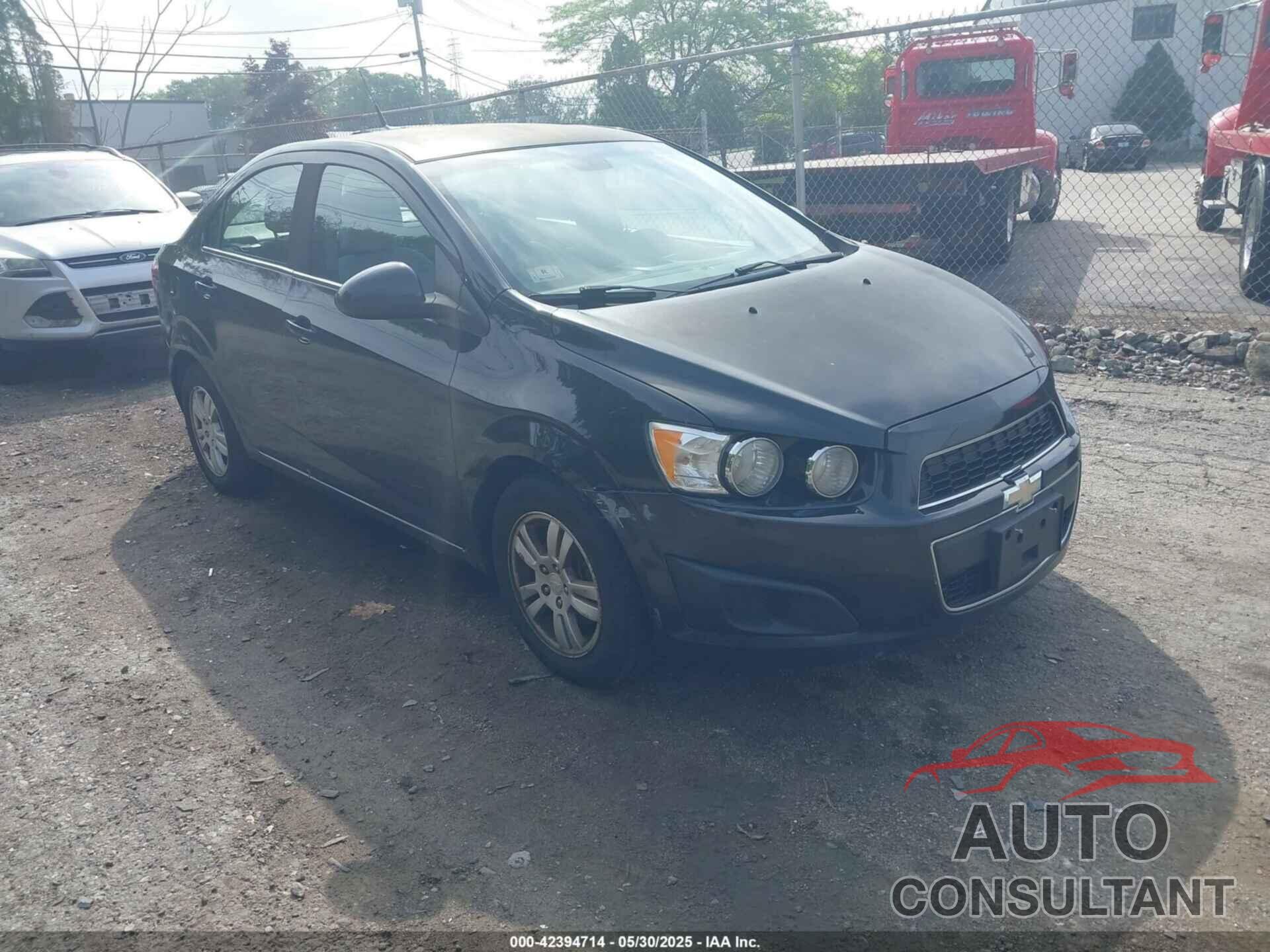 CHEVROLET SONIC 2013 - 1G1JC5SB9D4129952