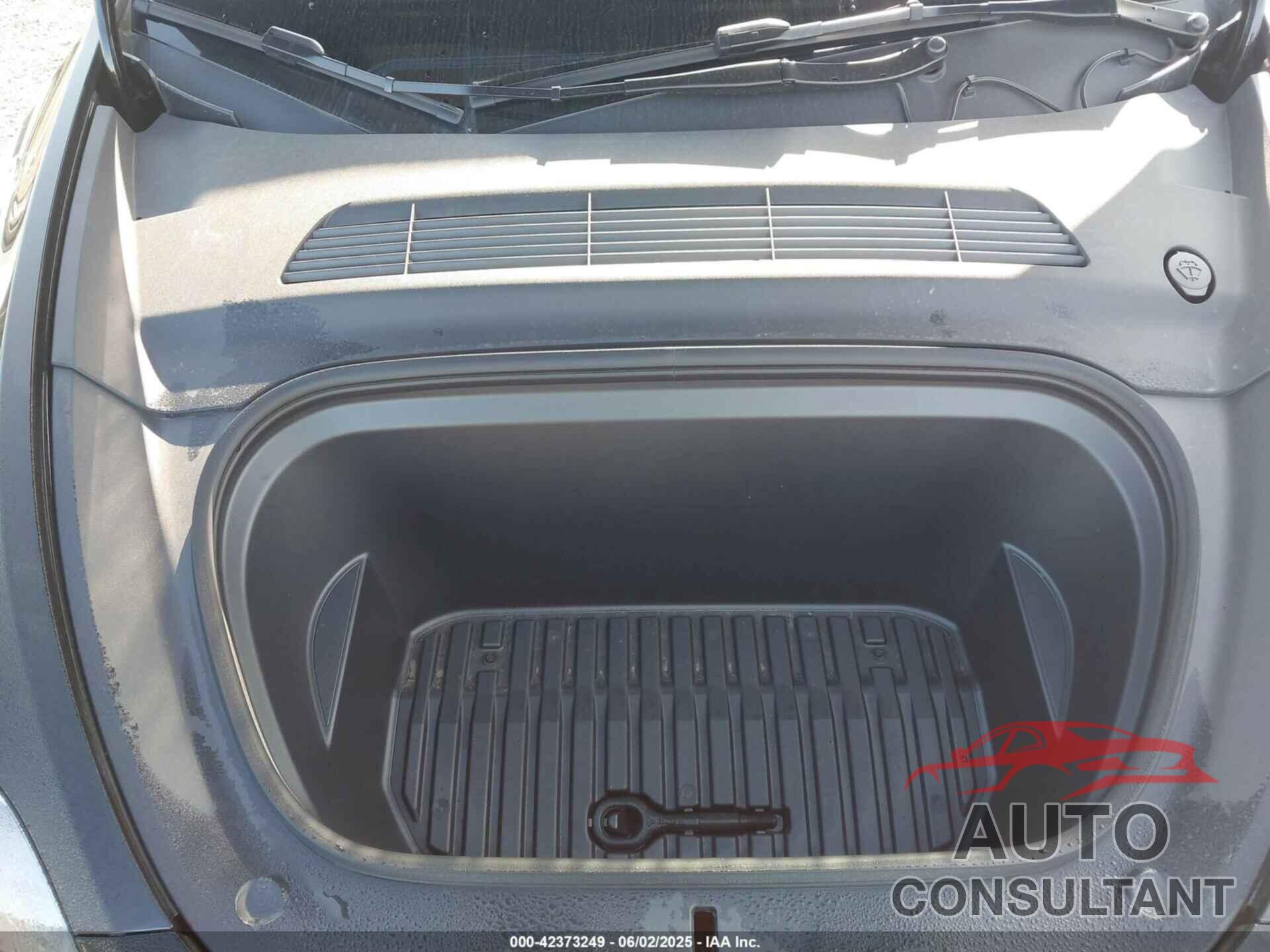 TESLA MODEL Y 2023 - 7SAYGDEE9PA198258