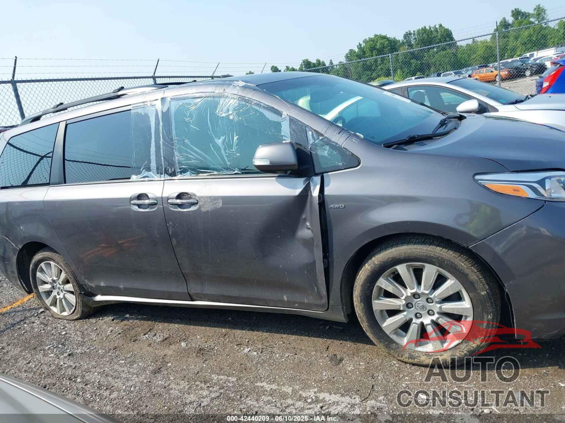 TOYOTA SIENNA 2017 - 5TDDZ3DC9HS183372