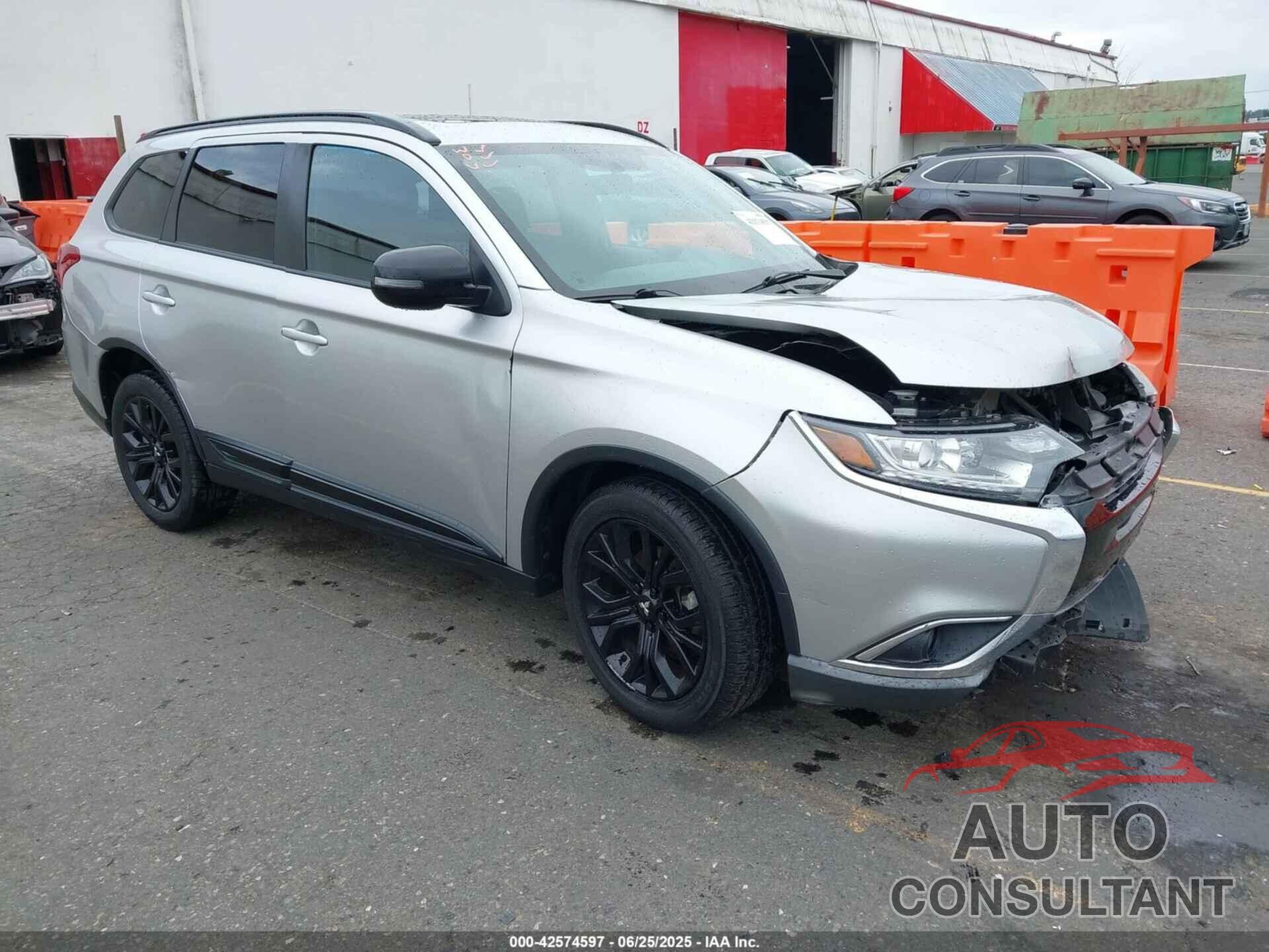 MITSUBISHI OUTLANDER 2018 - JA4AZ3A34JZ031571