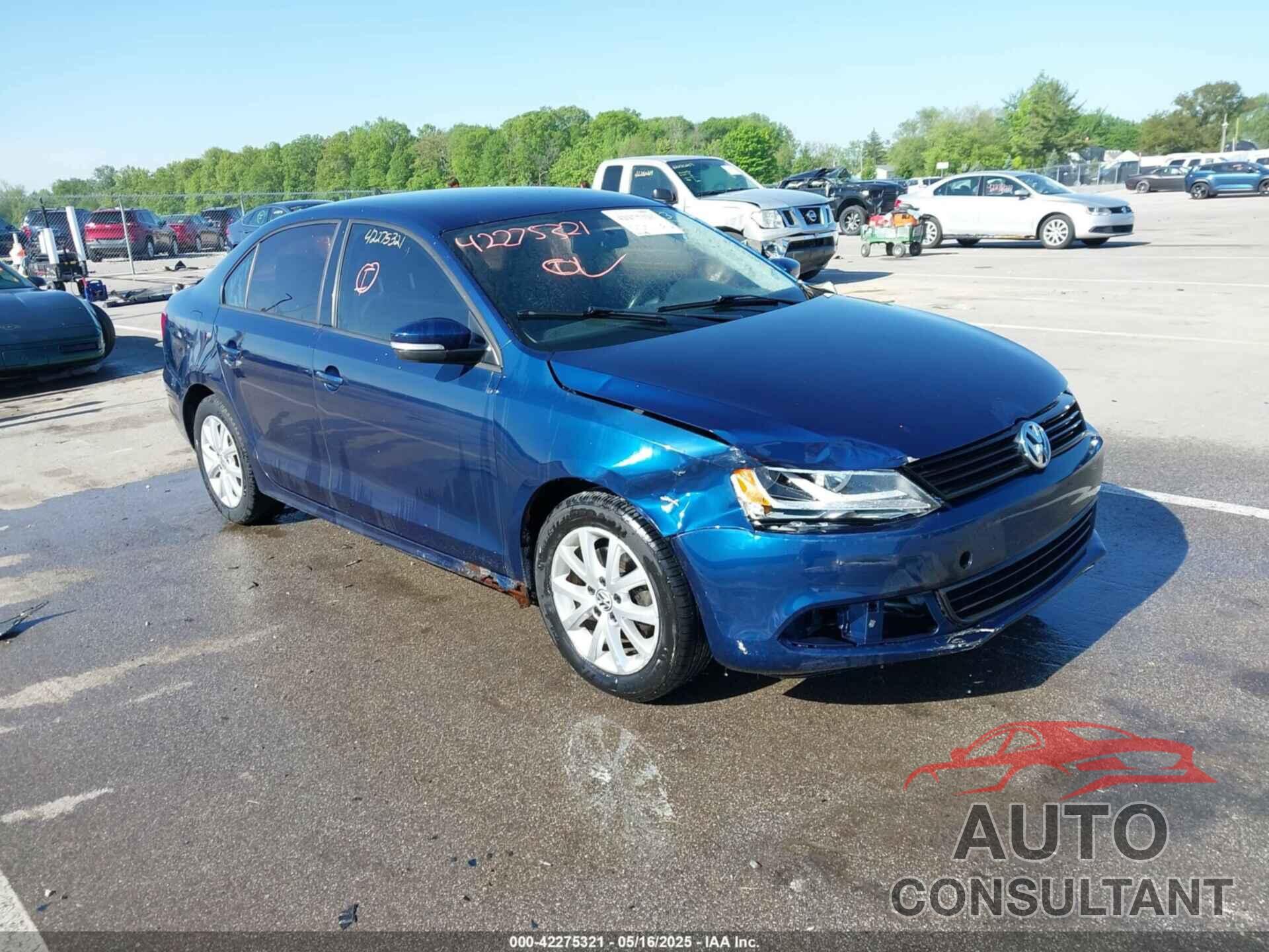 VOLKSWAGEN JETTA 2011 - 3VWDZ7AJ5BM319334
