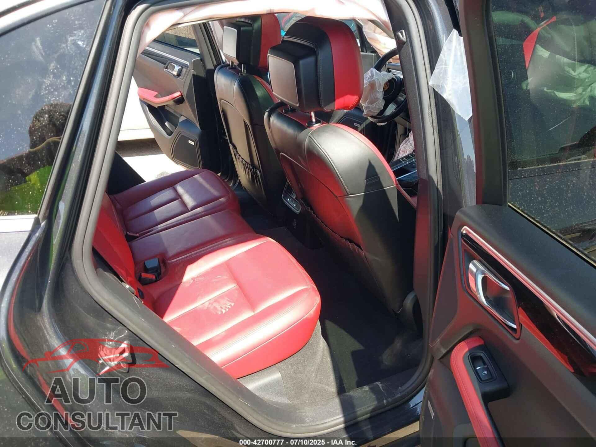 PORSCHE MACAN 2017 - WP1AA2A51HLB04884