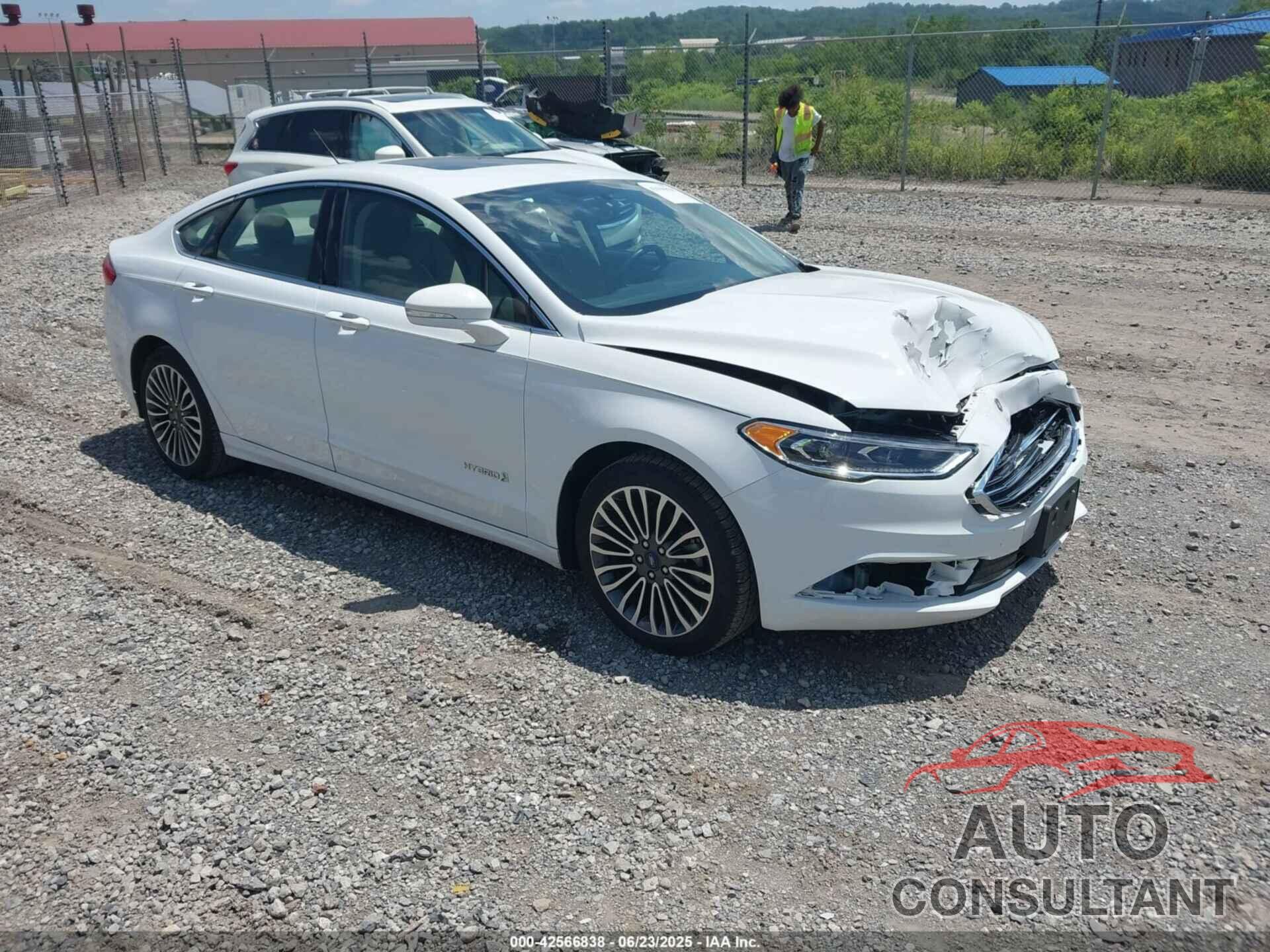FORD FUSION HYBRID 2018 - 3FA6P0LU0JR287240