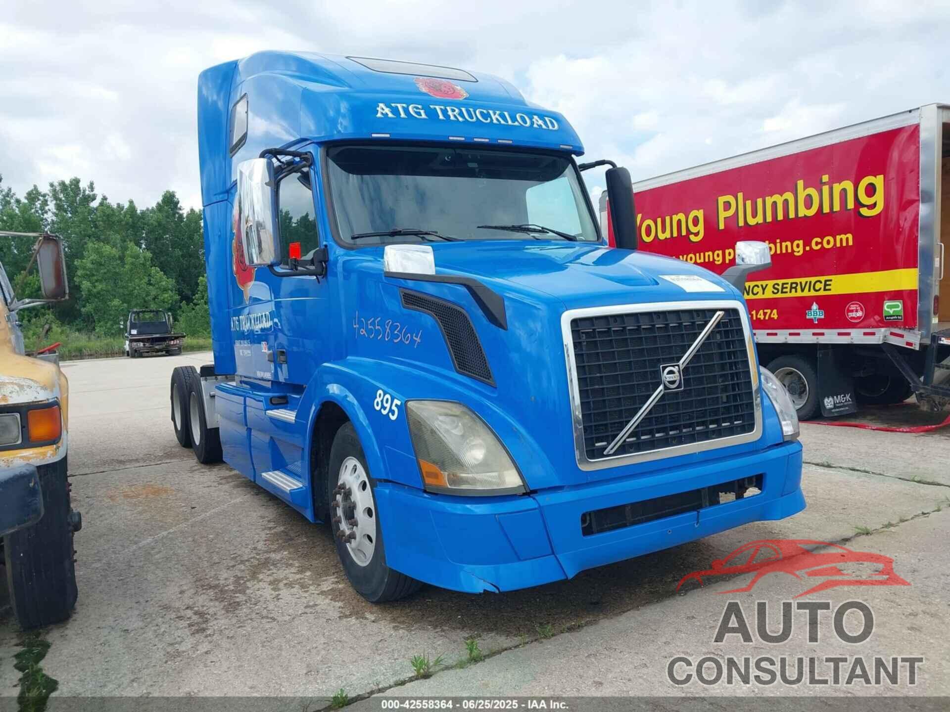 VOLVO VN 2013 - 4V4NC9TH0DN149895