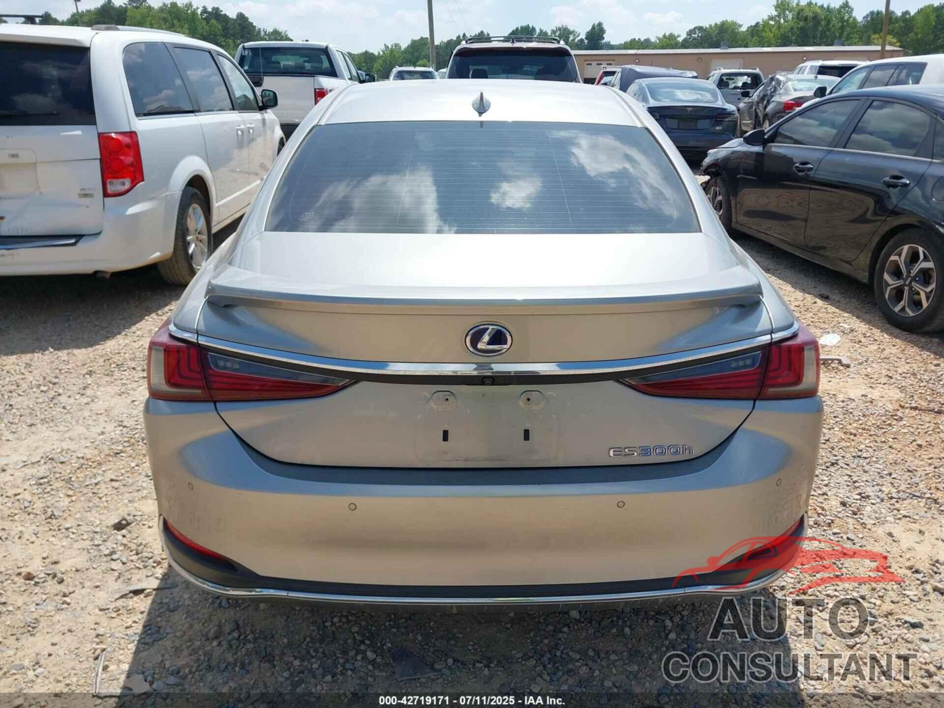 LEXUS ES 300H 2019 - JTHB21B17K2051760