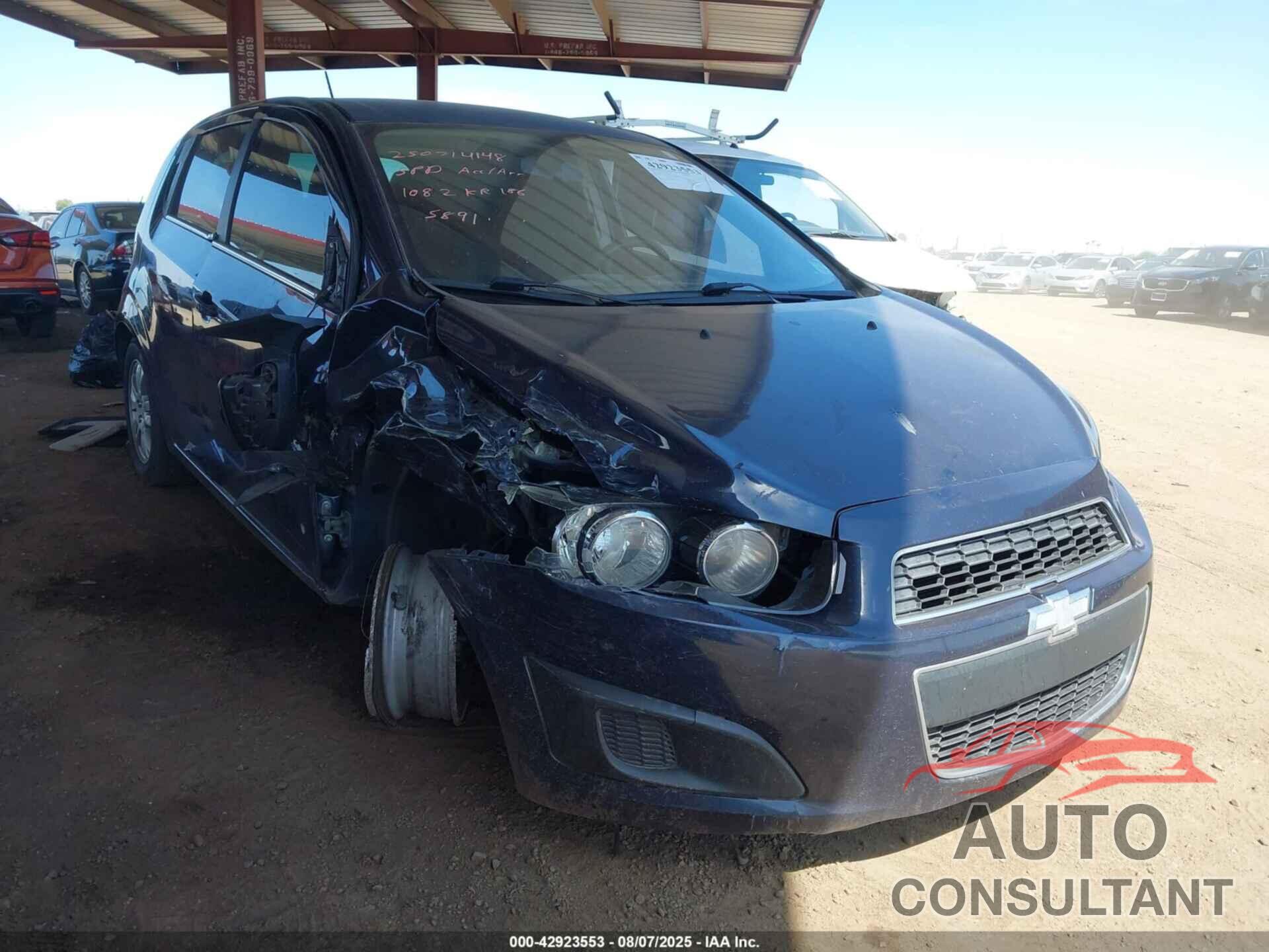 CHEVROLET SONIC 2015 - 1G1JC6SH0F4215891