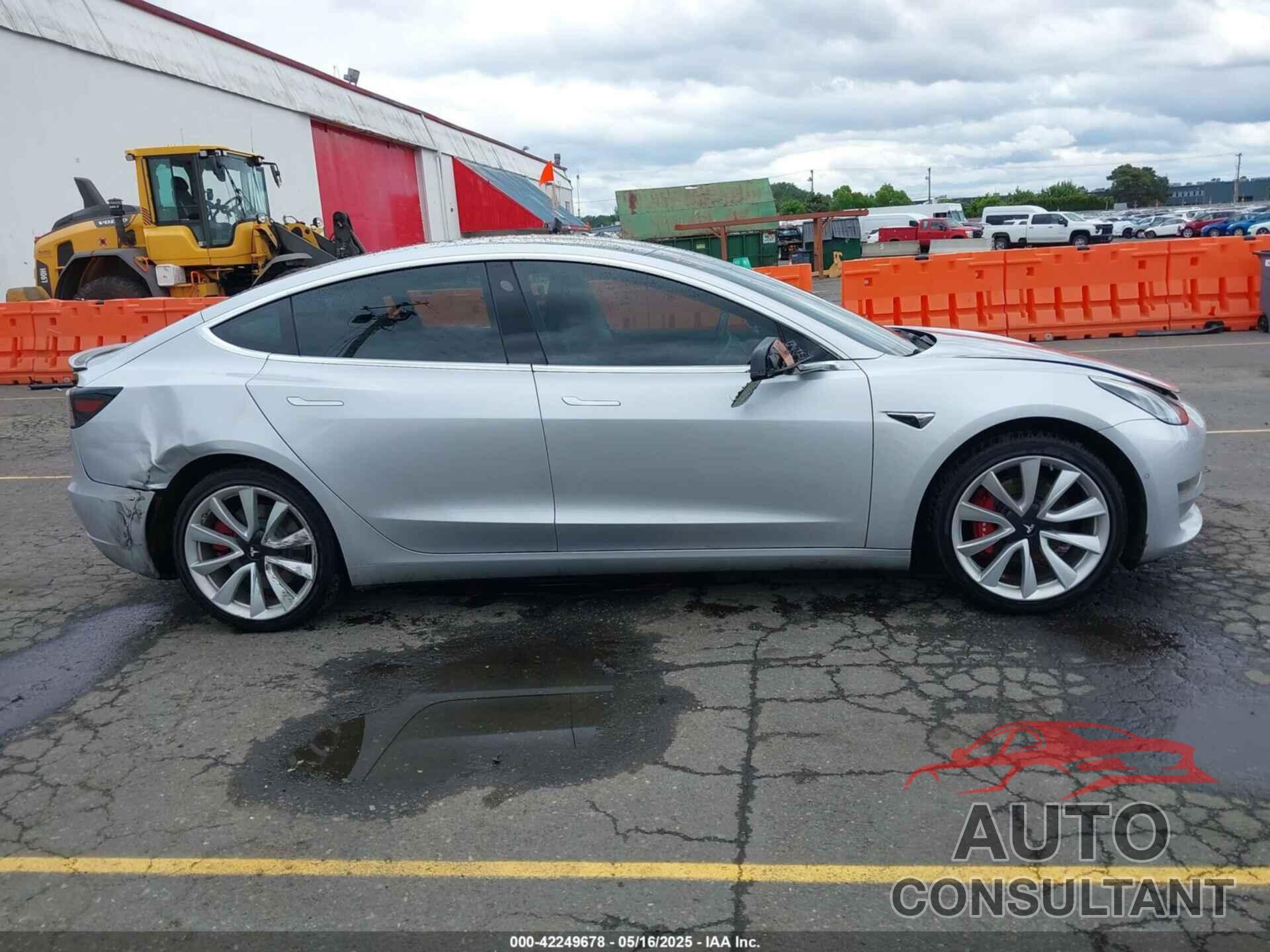 TESLA MODEL 3 2018 - 5YJ3E1EA6JF039278