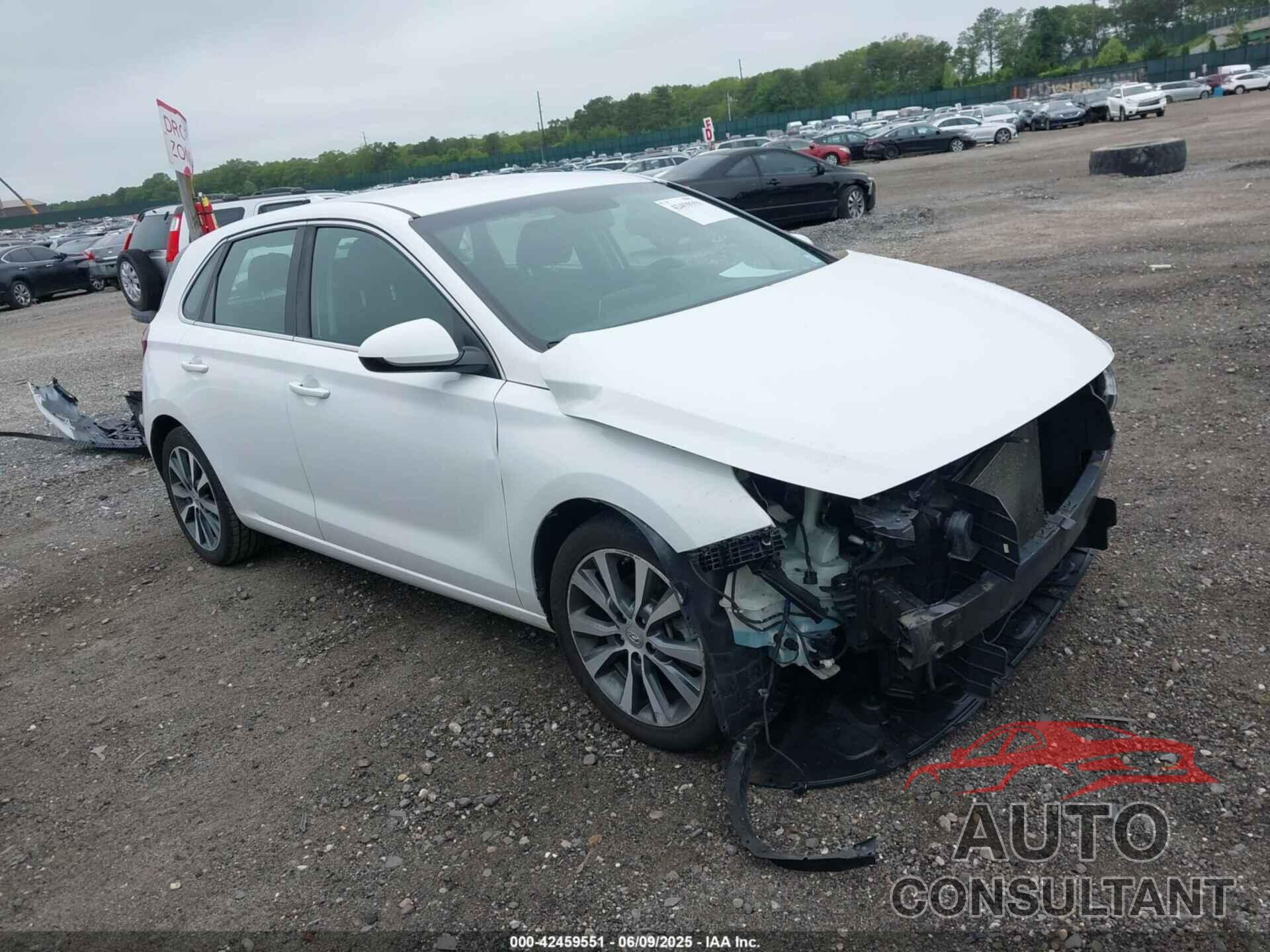 HYUNDAI ELANTRA GT 2018 - KMHH35LE7JU032853