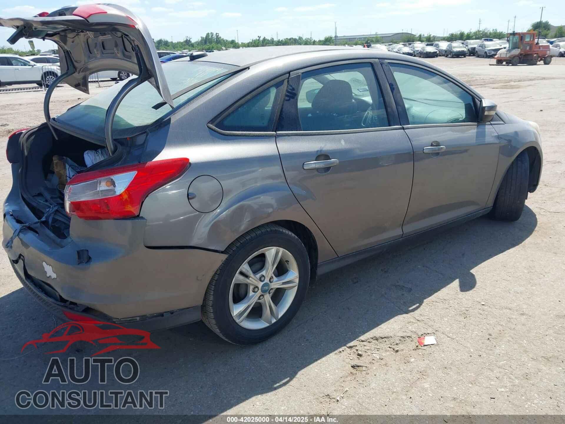 FORD FOCUS 2014 - 1FADP3F2XEL143718