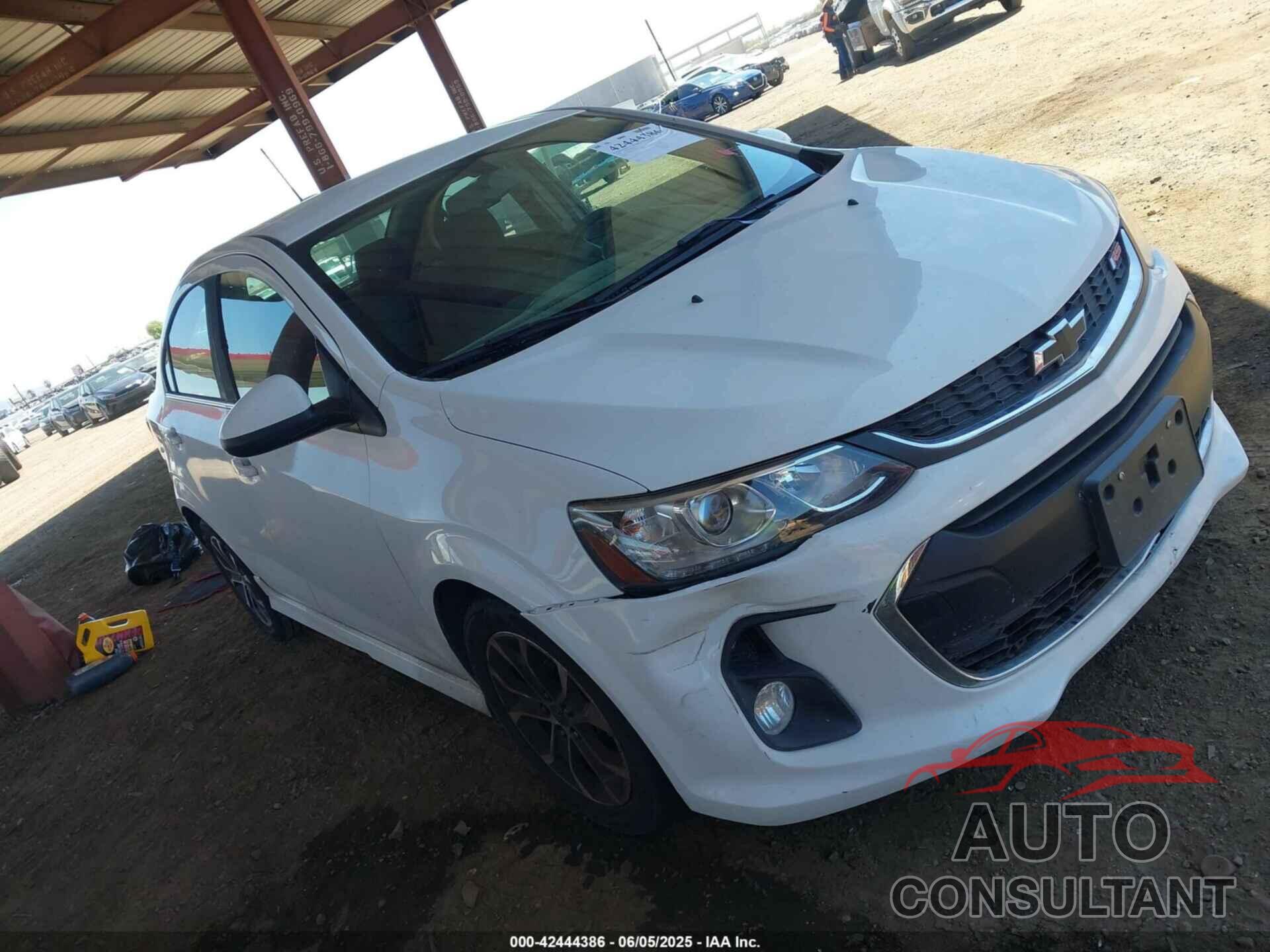 CHEVROLET SONIC 2019 - 1G1JD5SB4K4135846