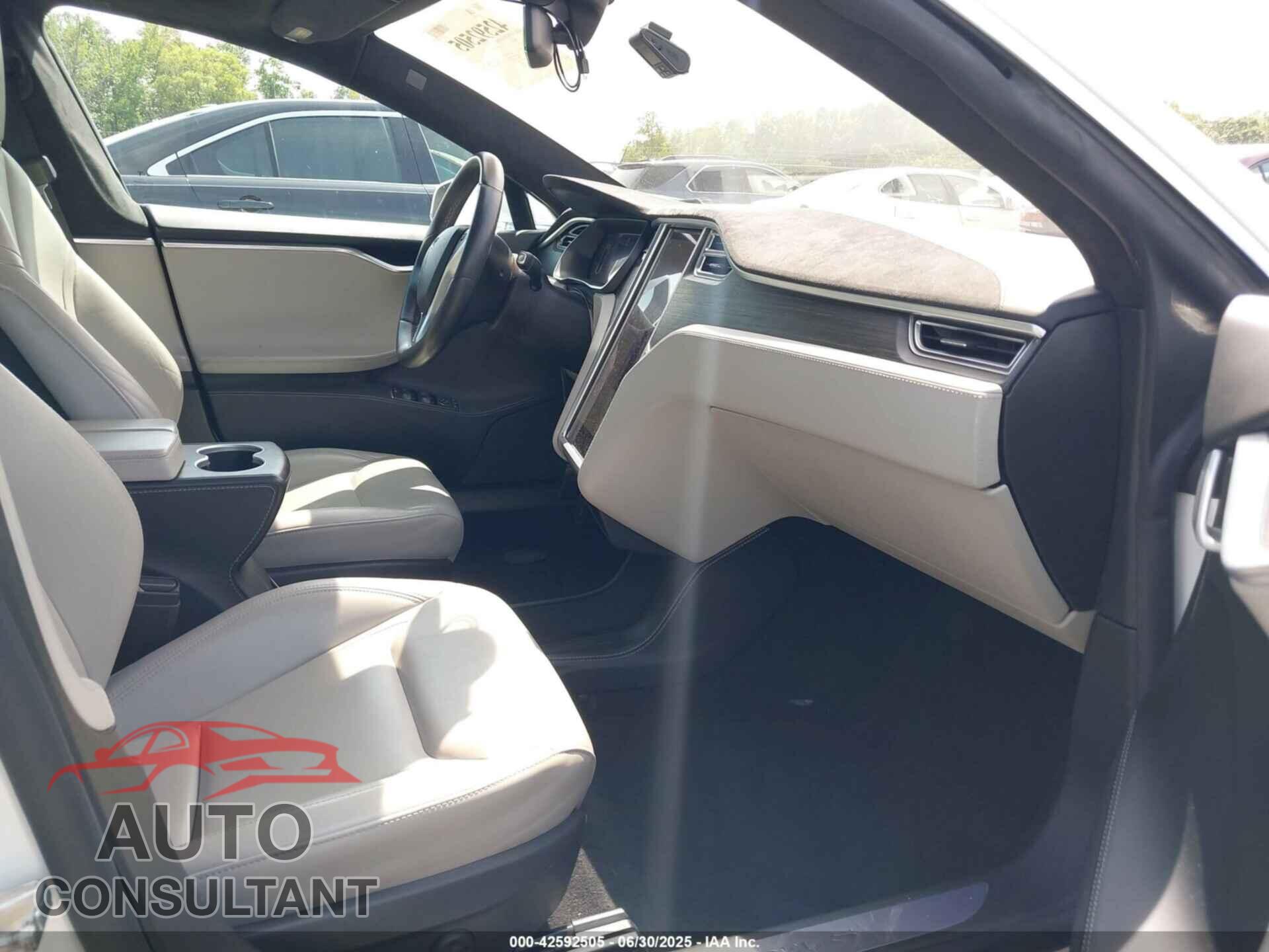 TESLA MODEL S 2015 - 5YJSA1E29FF113882