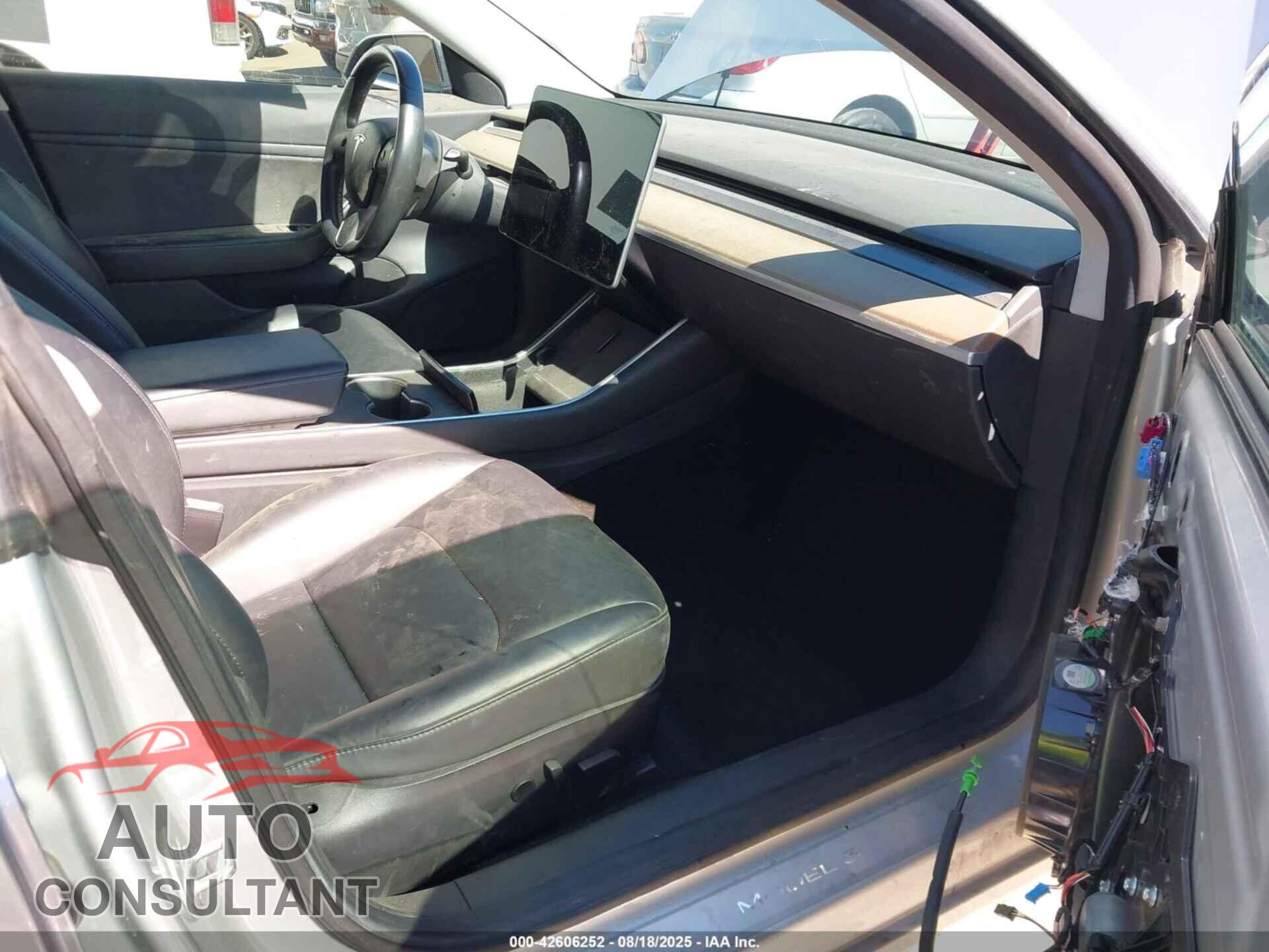 TESLA MODEL 3 2018 - 5YJ3E1EB4JF083384