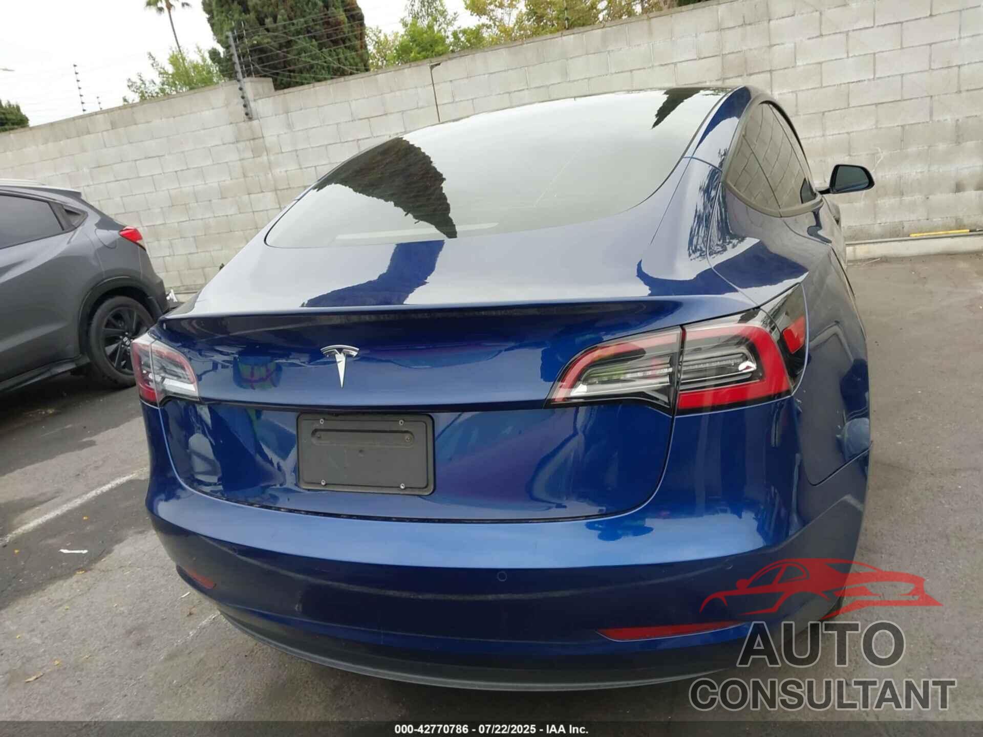 TESLA MODEL 3 2022 - 5YJ3E1EA6NF145476