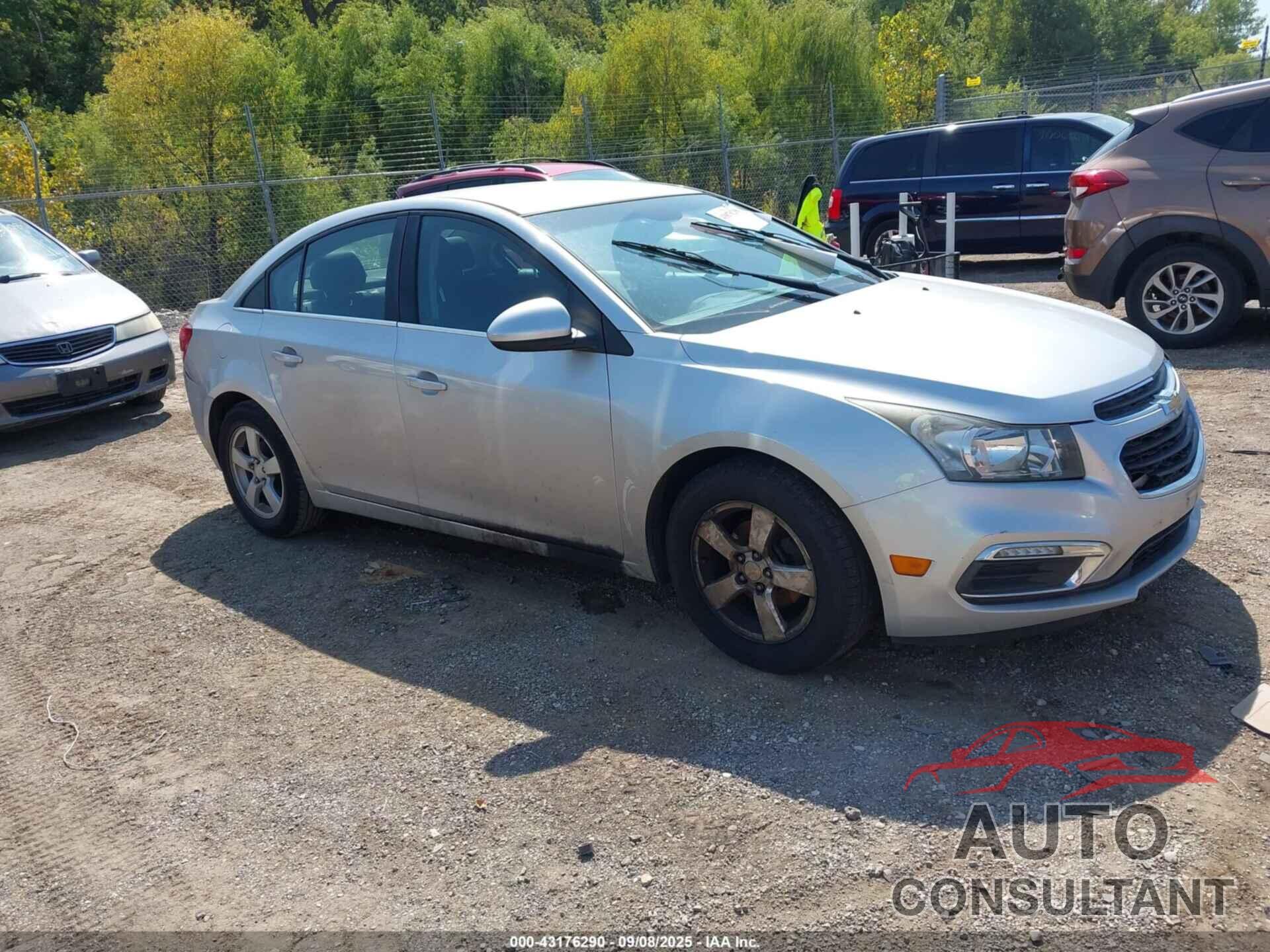 CHEVROLET CRUZE 2015 - 1G1PC5SB8F7171895