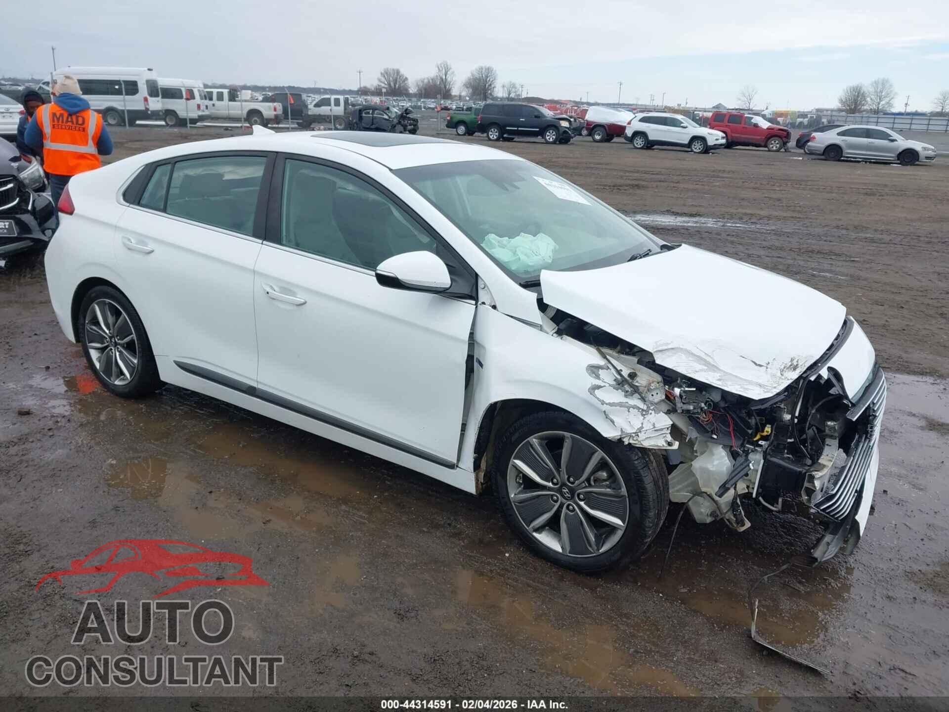 HYUNDAI IONIQ HYBRID 2019 - KMHC05LC9KU144055
