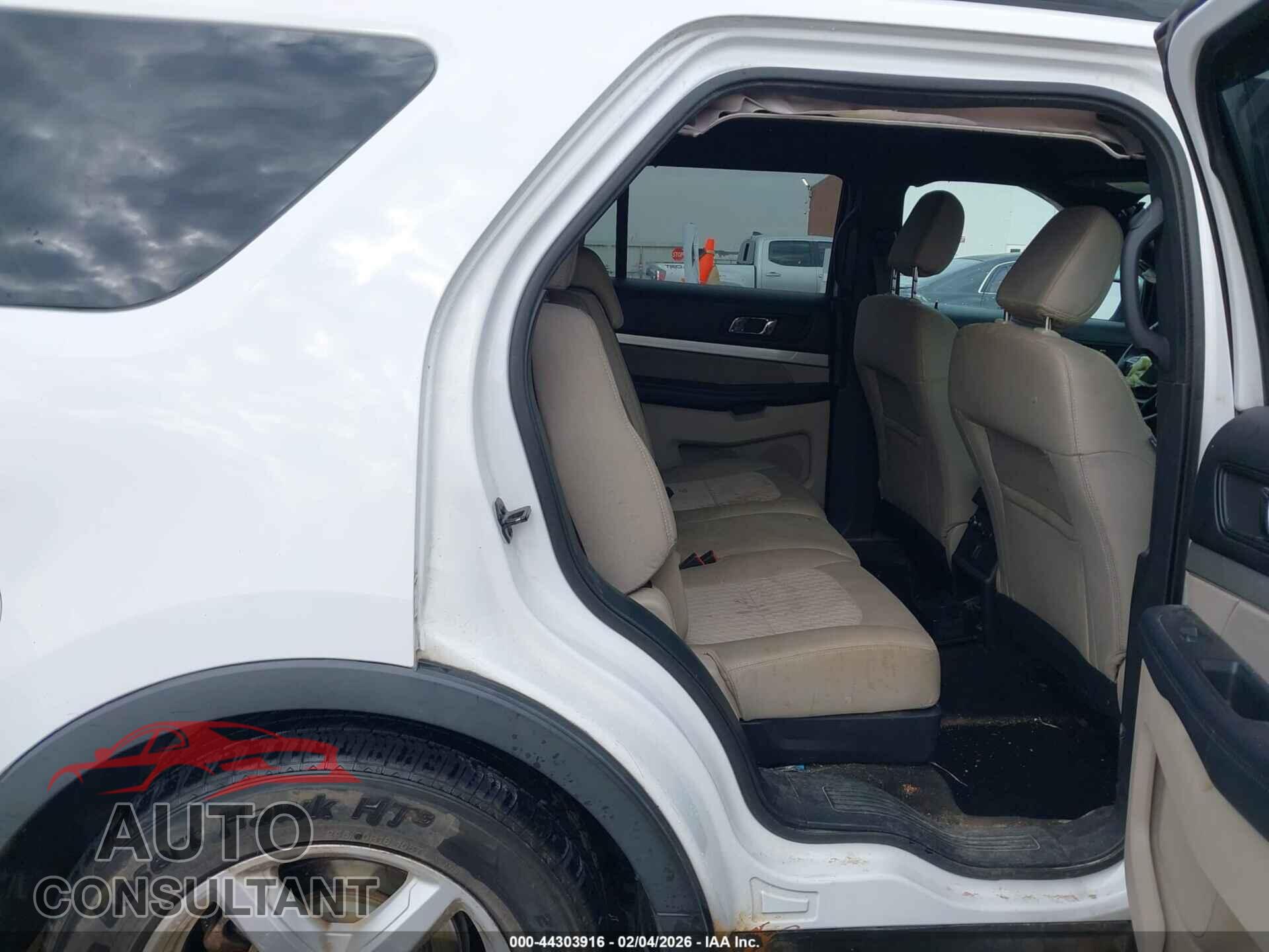 FORD EXPLORER 2018 - 1FM5K7B88JGB78223