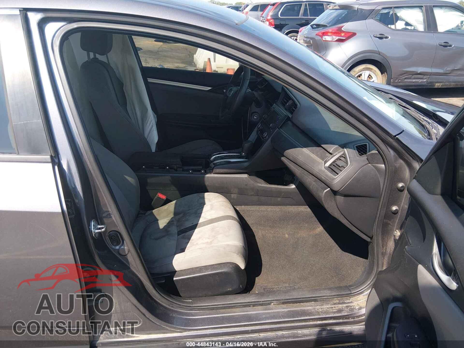 HONDA CIVIC 2017 - 2HGFC2F55HH555101