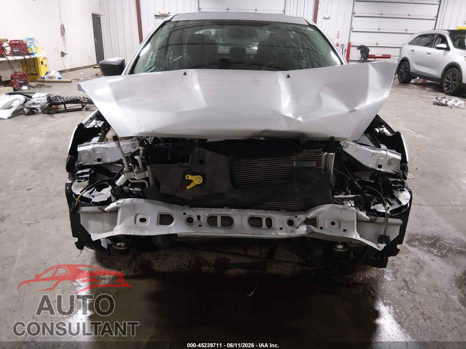 FORD FOCUS 2017 - 1FADP3E28HL213237