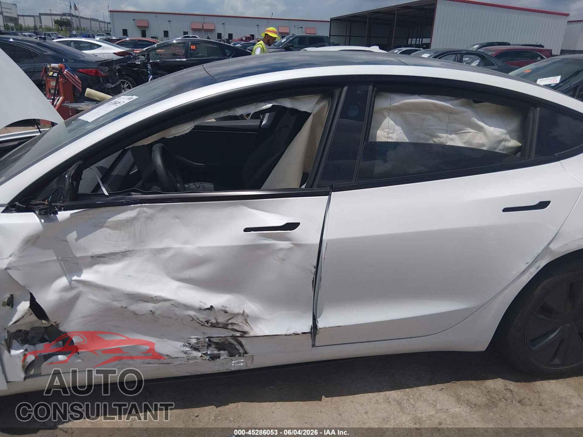TESLA MODEL 3 2024 - 5YJ3E1EA1RF744100
