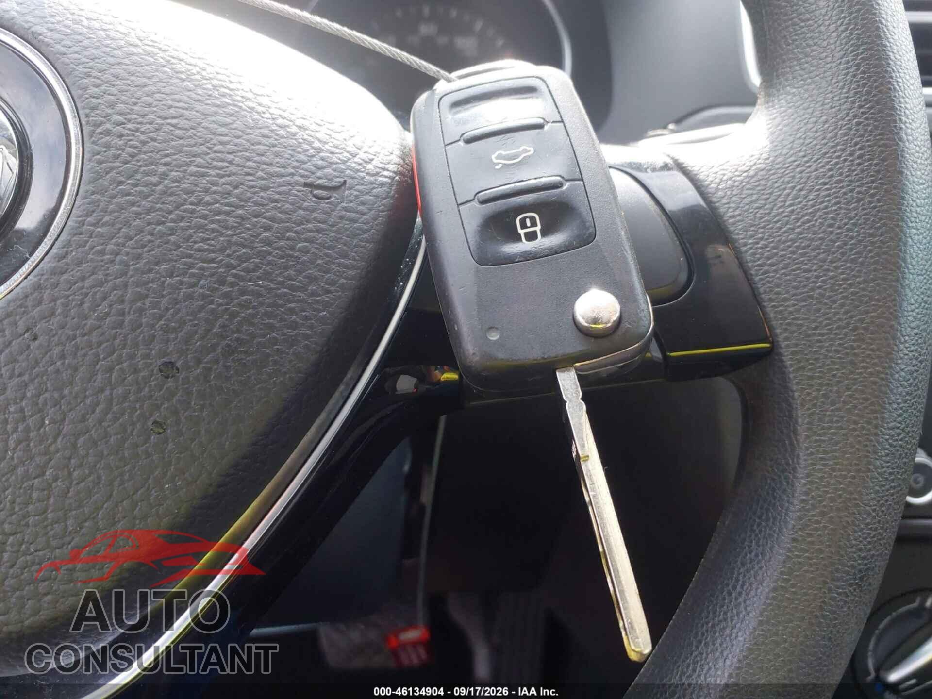 VOLKSWAGEN JETTA 2017 - 3VW2B7AJ7HM413669