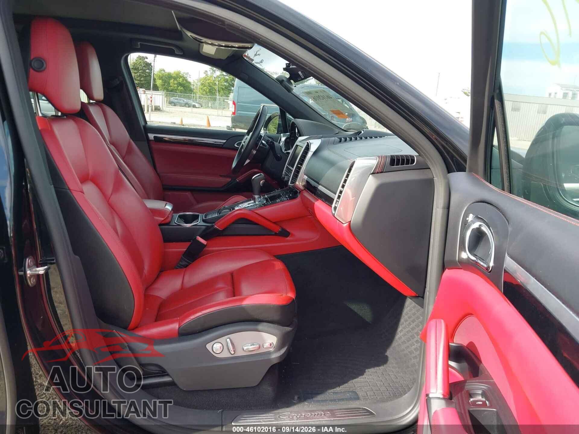 PORSCHE CAYENNE 2016 - WP1AA2A29GKA10052