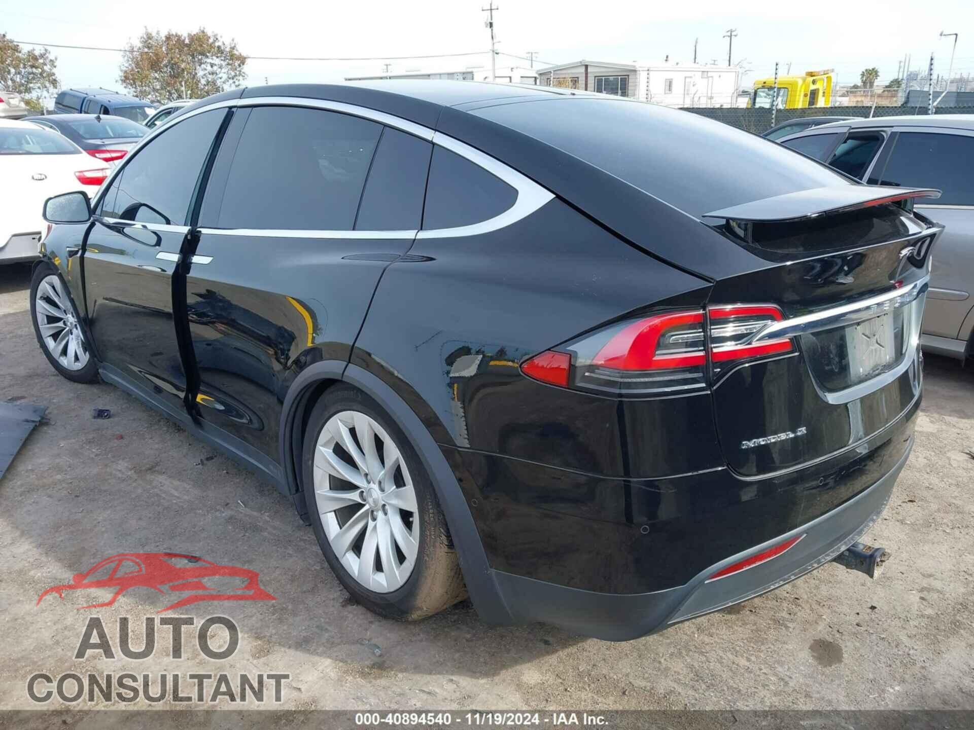 TESLA MODEL X 2018 - 5YJXCBE21JF140508