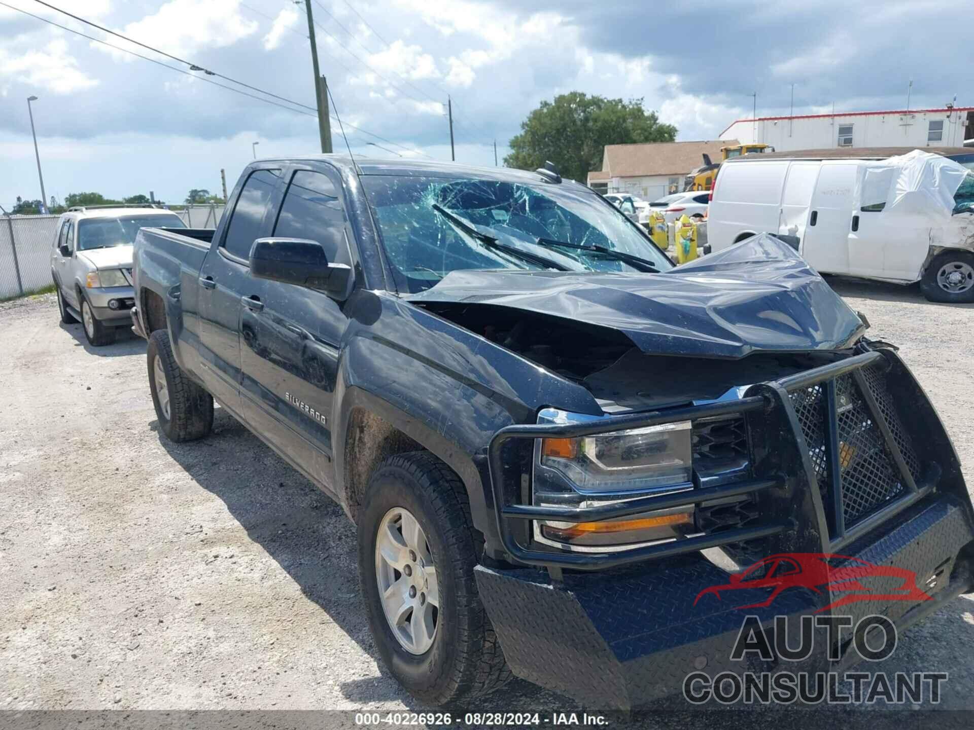 CHEVROLET SILVERADO 1500 2017 - 1GCVKREC5HZ169851