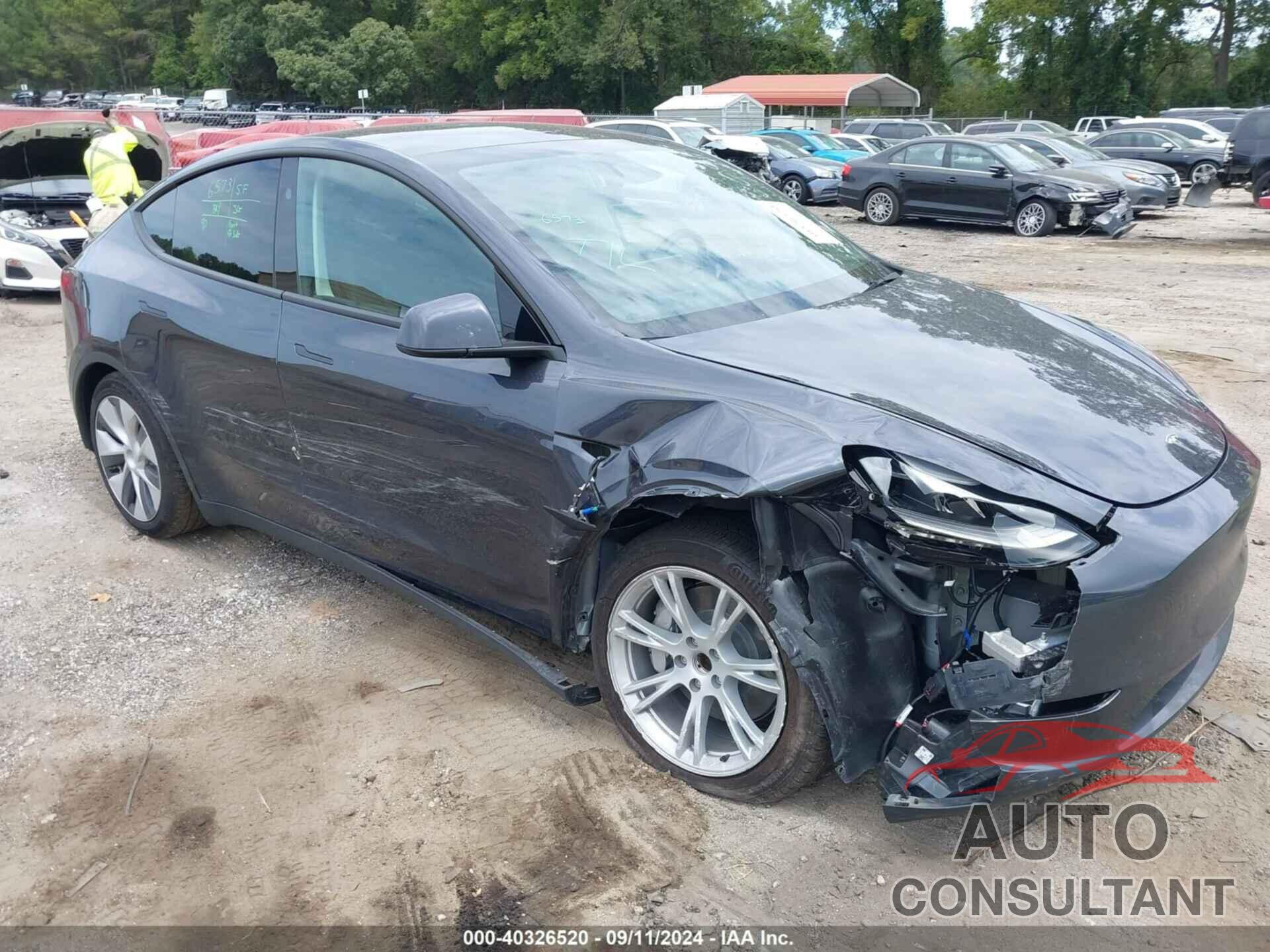 TESLA MODEL Y 2024 - 7SAYGDED5RF095609