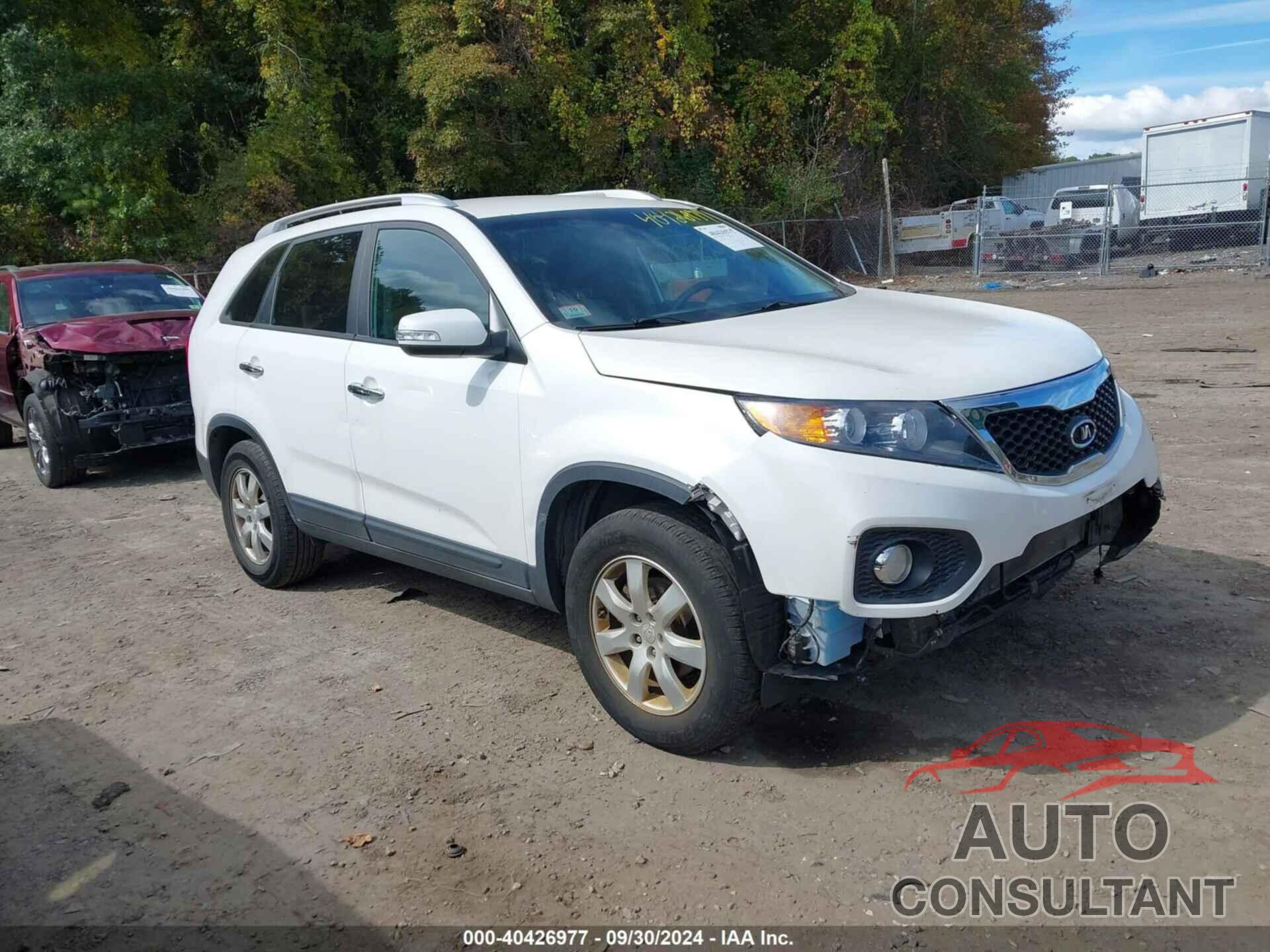 KIA SORENTO 2011 - 5XYKT3A14BG031953