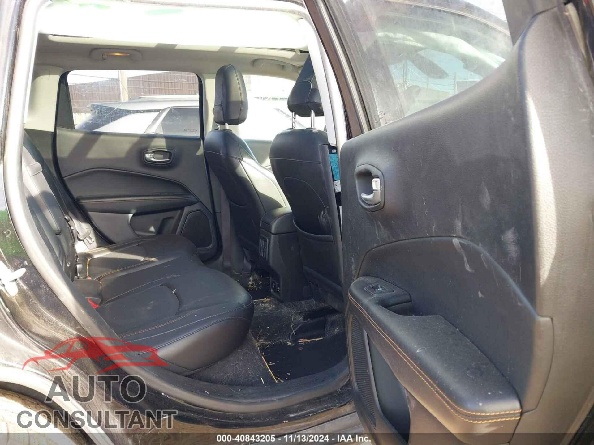 JEEP COMPASS 2018 - 3C4NJDCB9JT135683