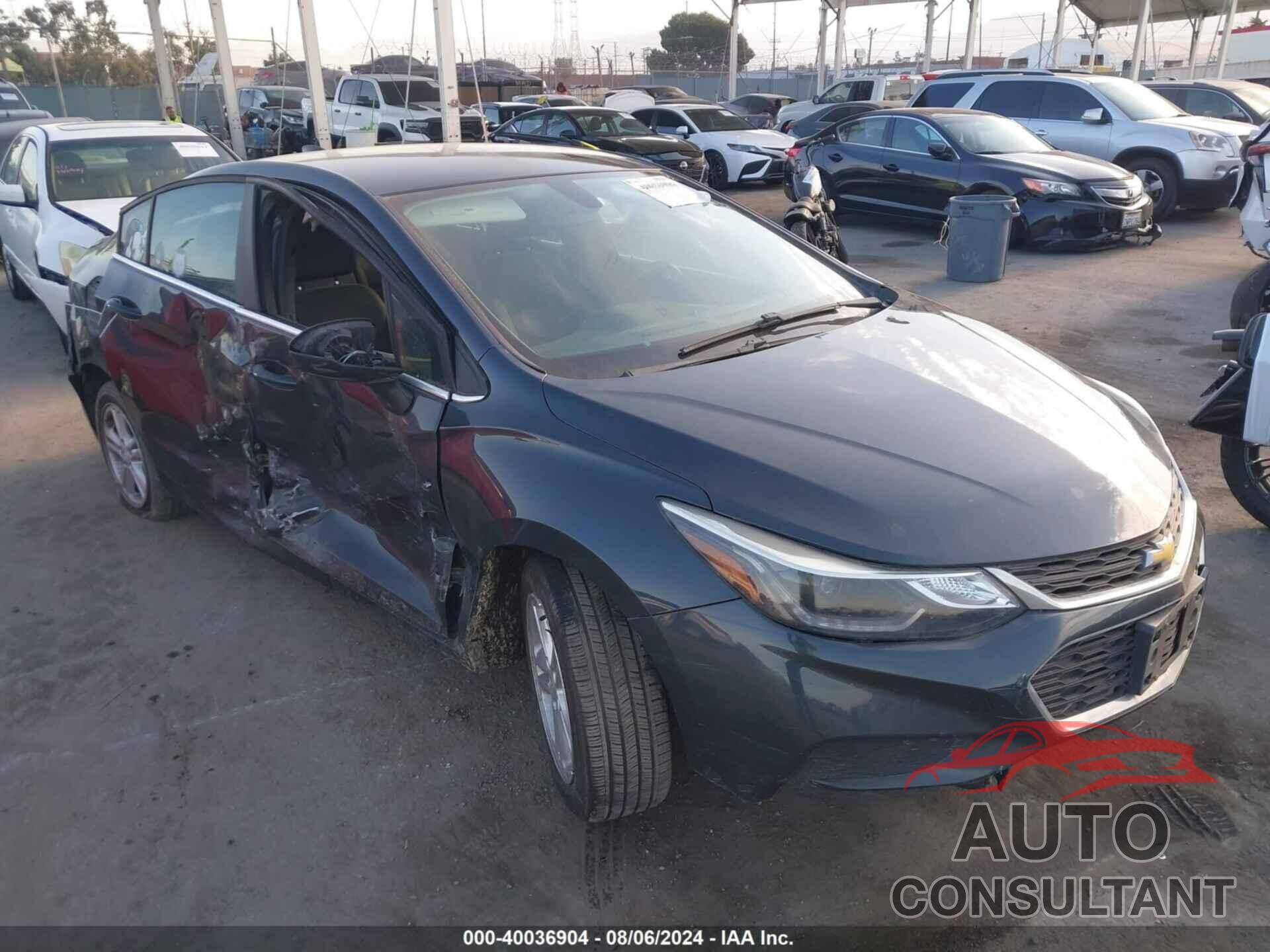 CHEVROLET CRUZE 2018 - 1G1BE5SMXJ7126763