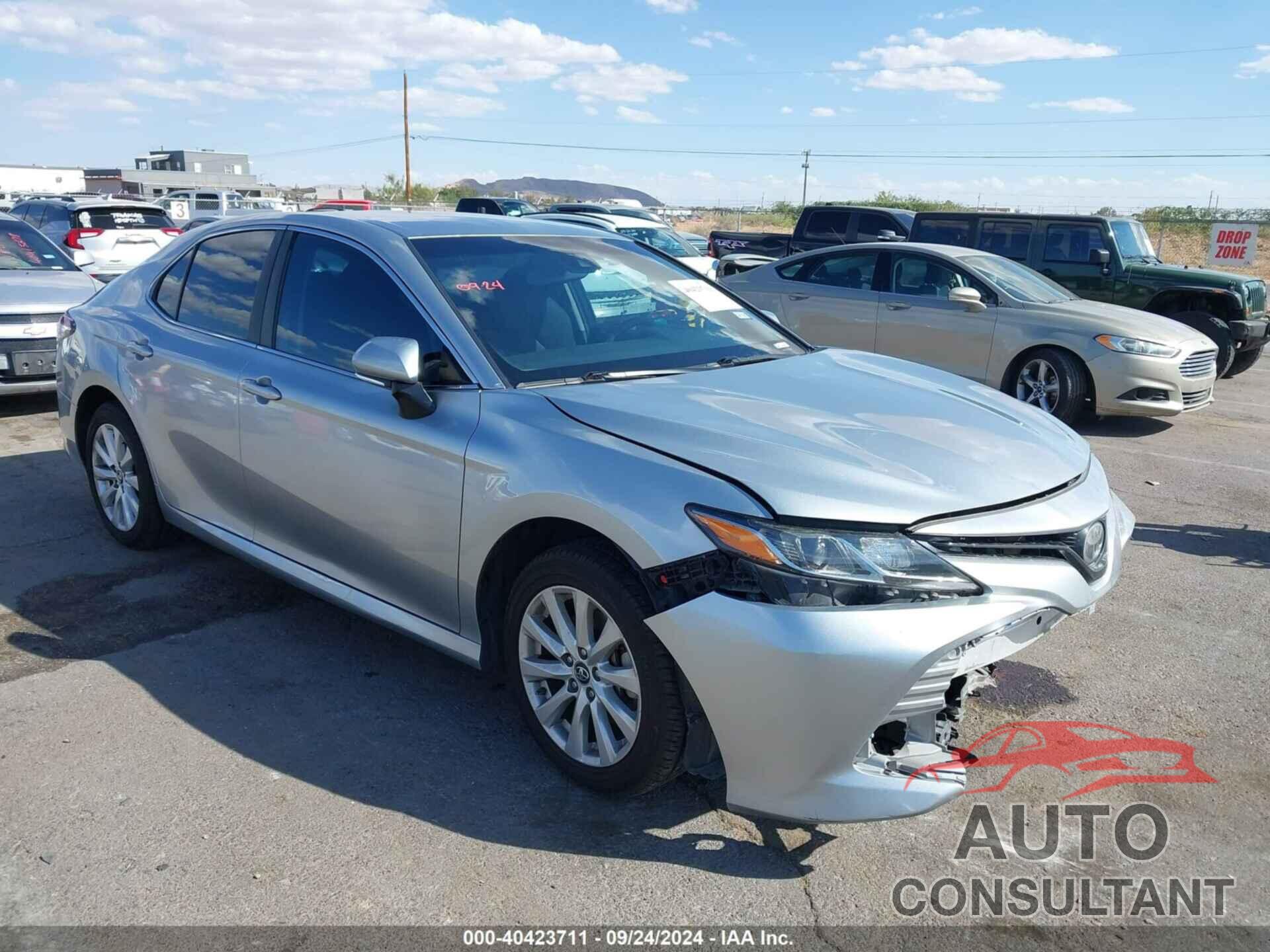 TOYOTA CAMRY 2018 - 4T1B11HK3JU041360