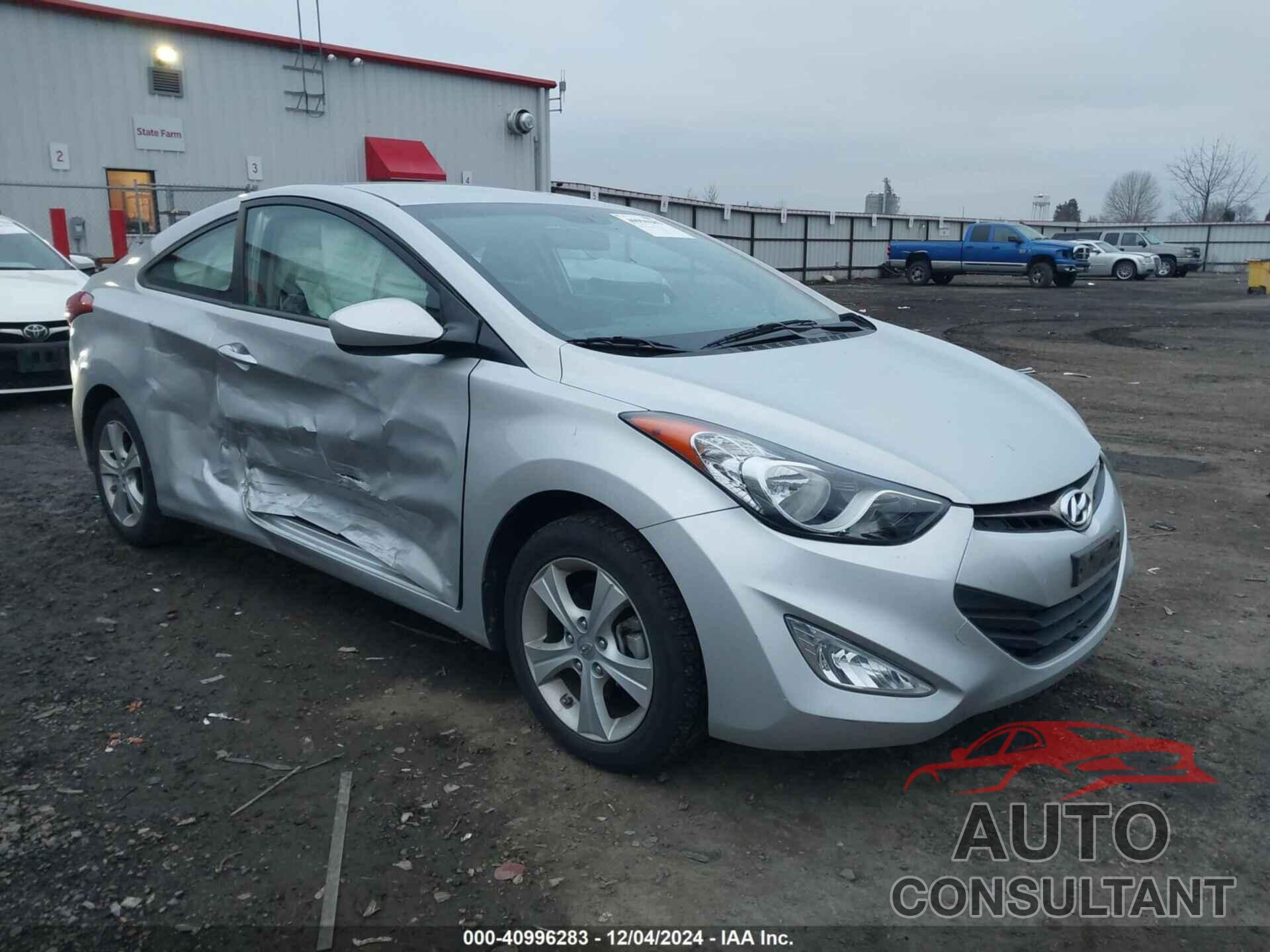 HYUNDAI ELANTRA 2013 - KMHDH6AE7DU001101