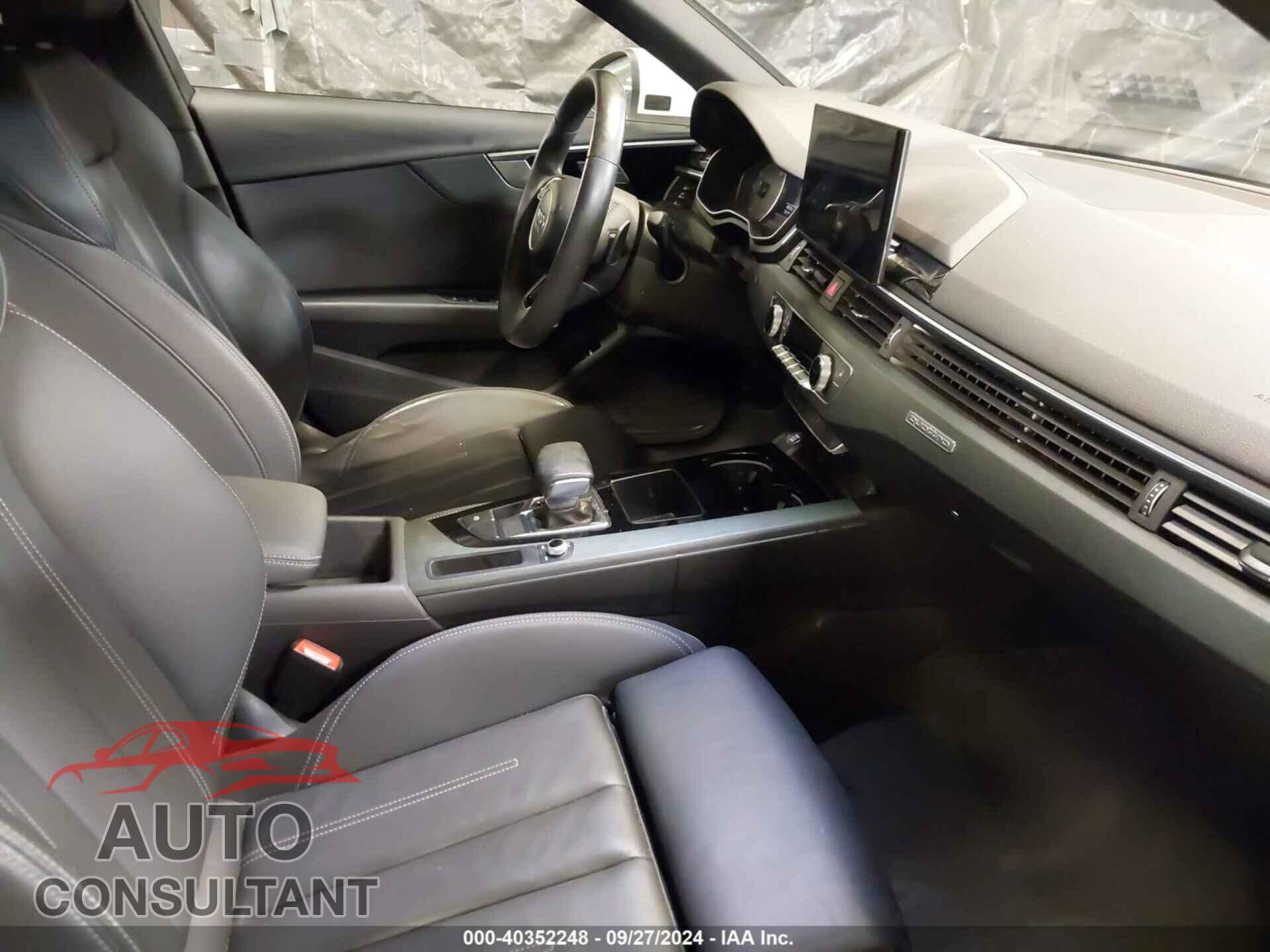 AUDI A4 2021 - WAUDAAF44MN005142