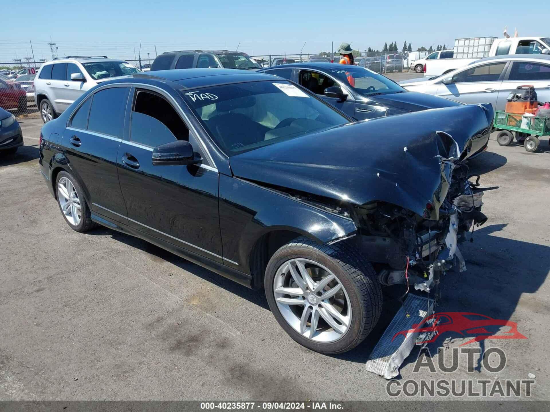 MERCEDES-BENZ C 250 2013 - WDDGF4HB1DA860358