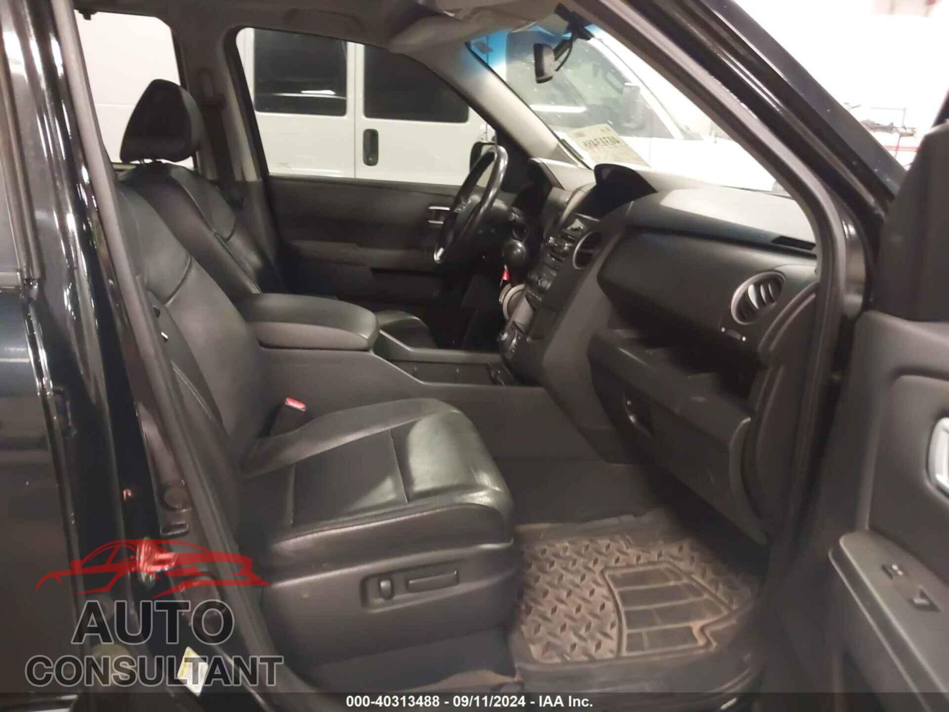 HONDA PILOT 2013 - 5FNYF4H90DB044244