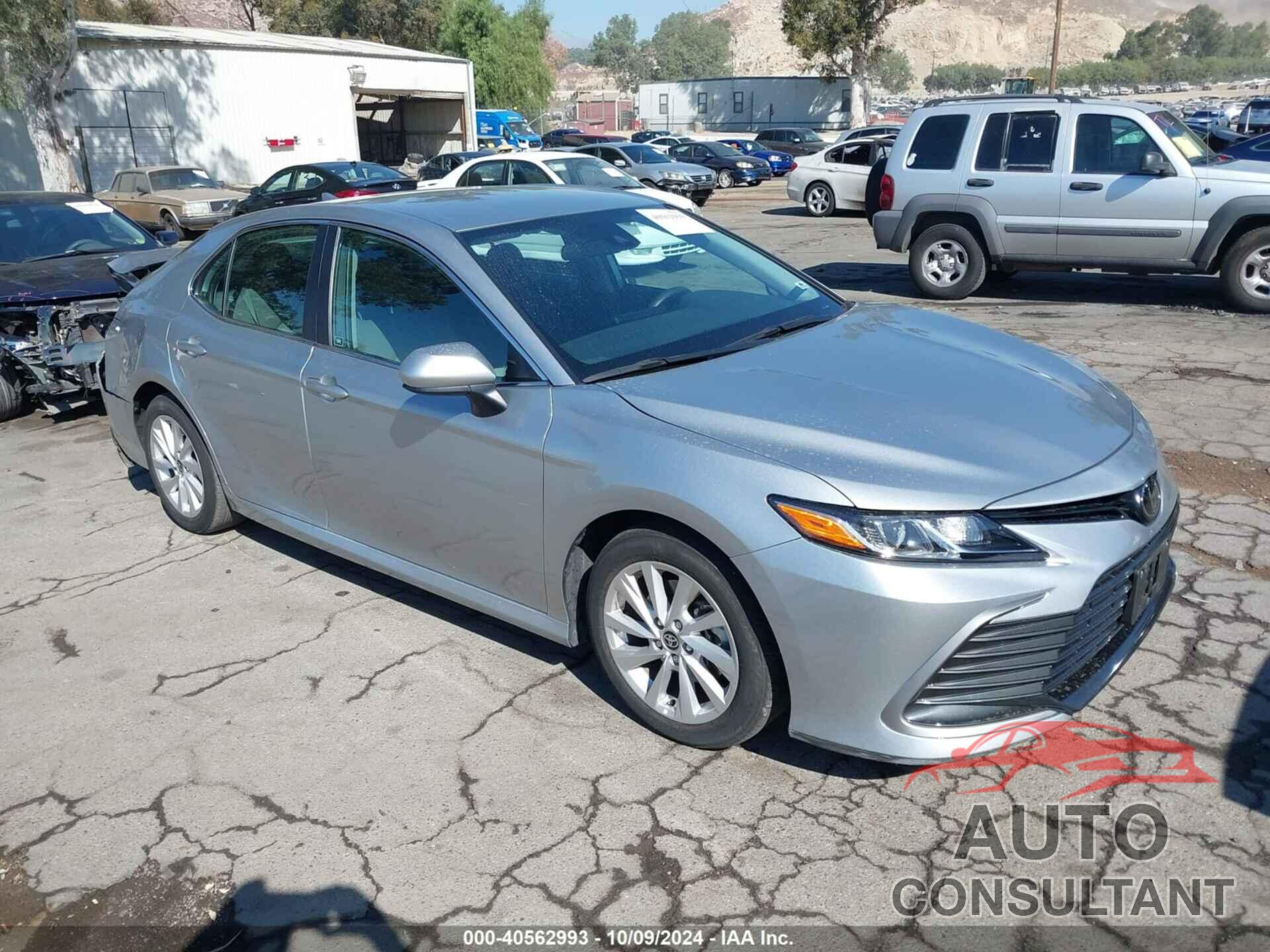 TOYOTA CAMRY 2022 - 4T1C11AK1NU708012