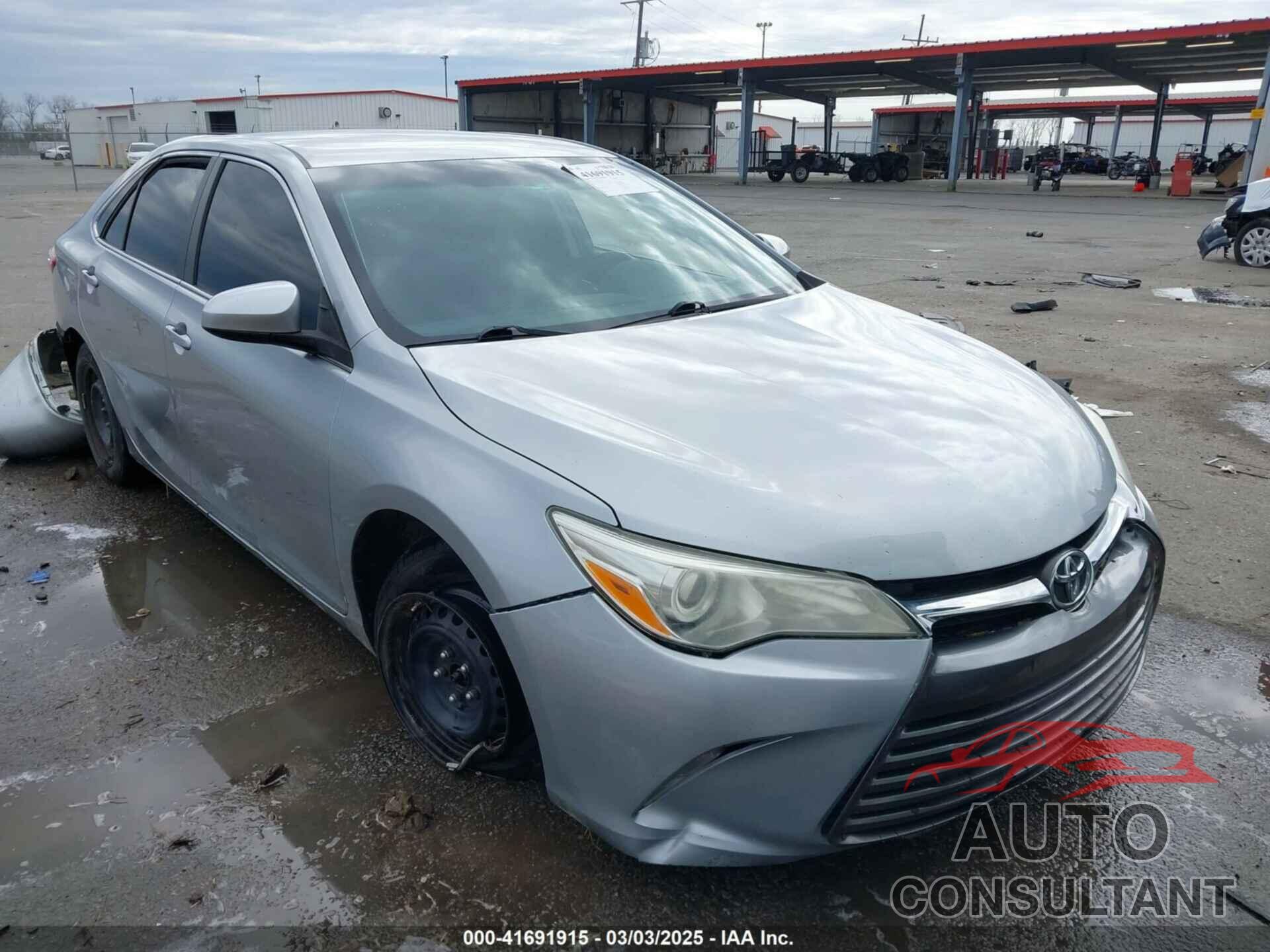 TOYOTA CAMRY 2016 - 4T4BF1FK7GR581944